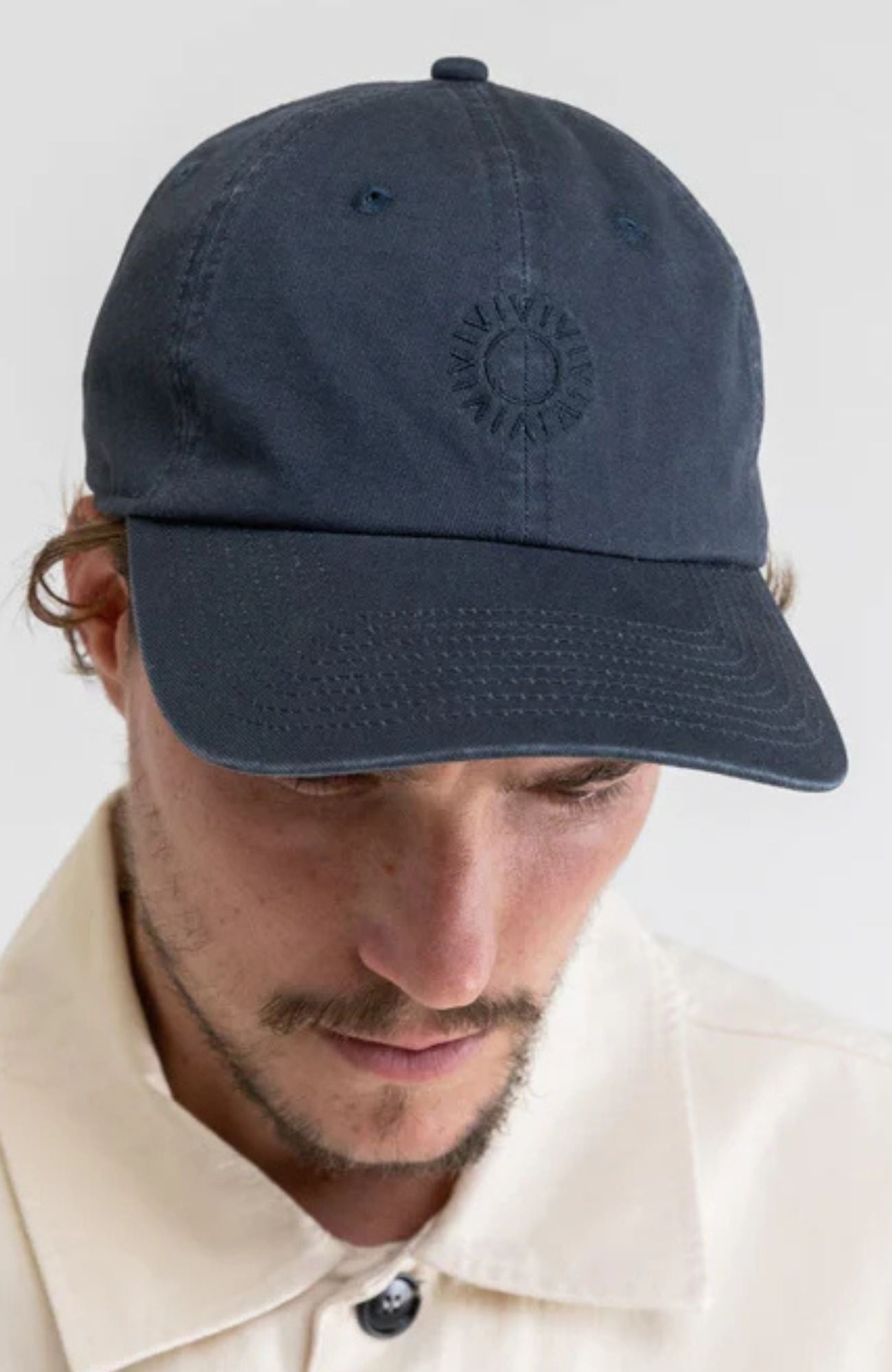 Classic Cap Worn Navy