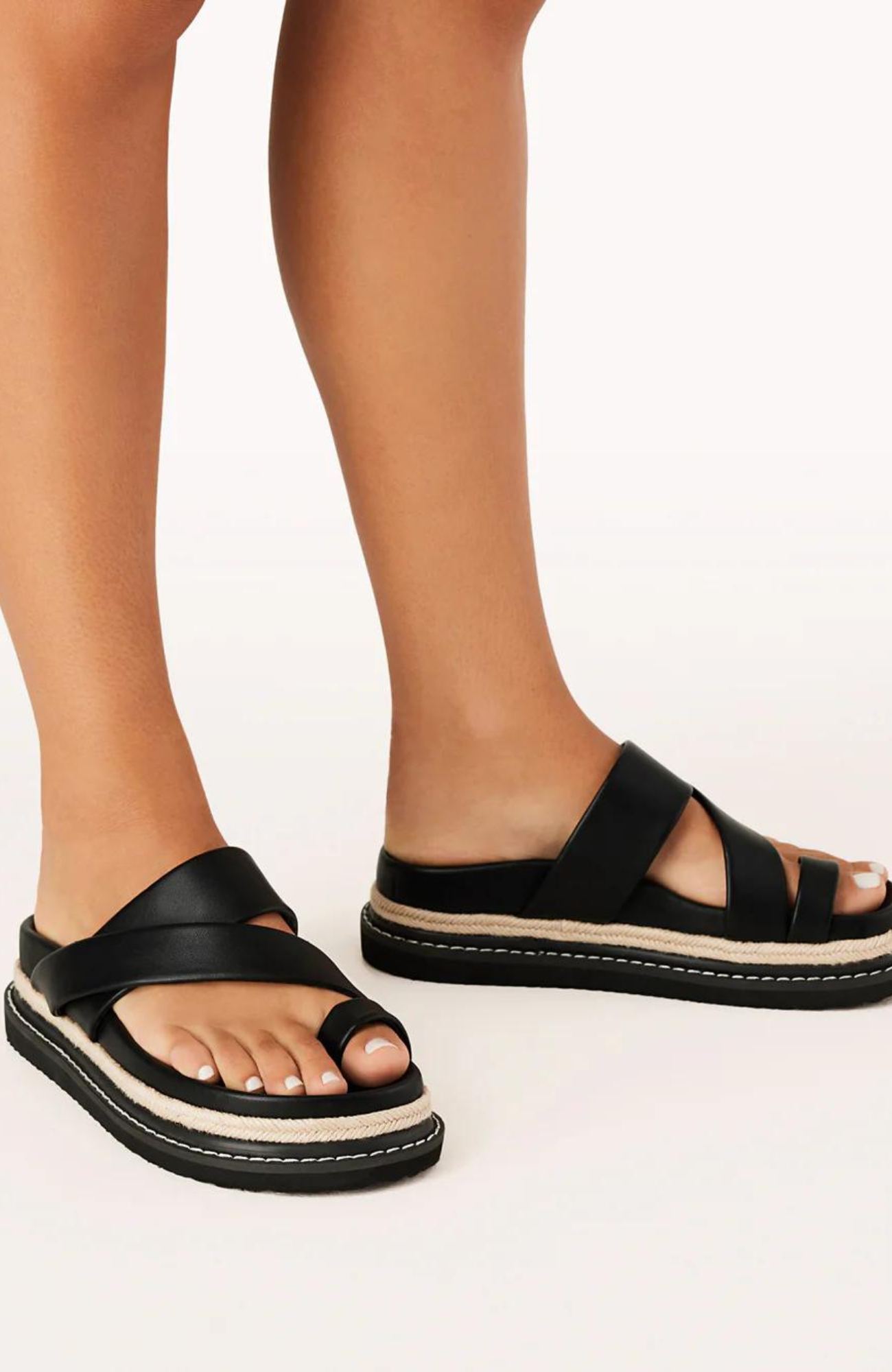 Armas Sandal Black