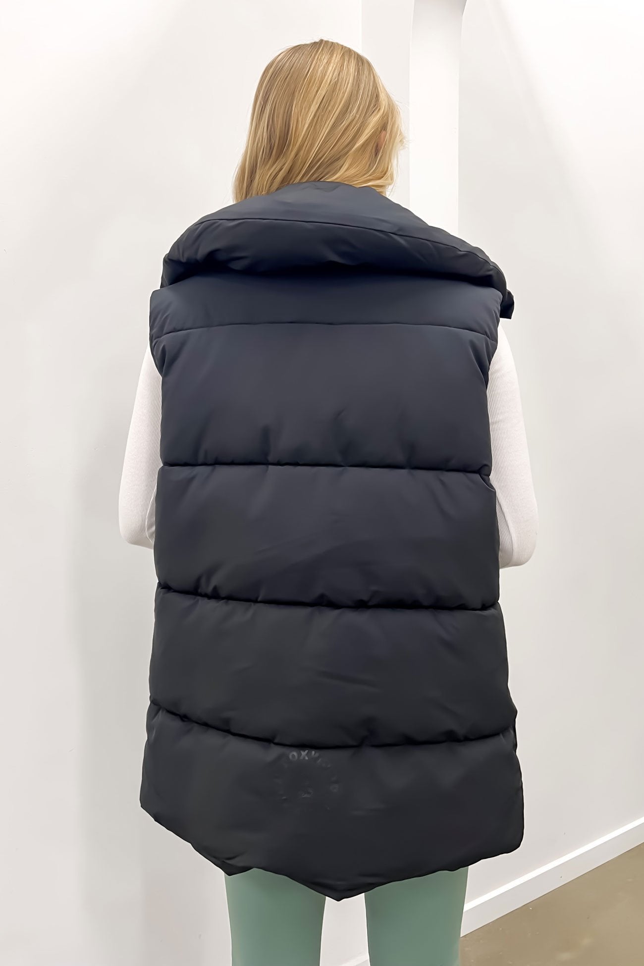 Essential Puffer Vest Black