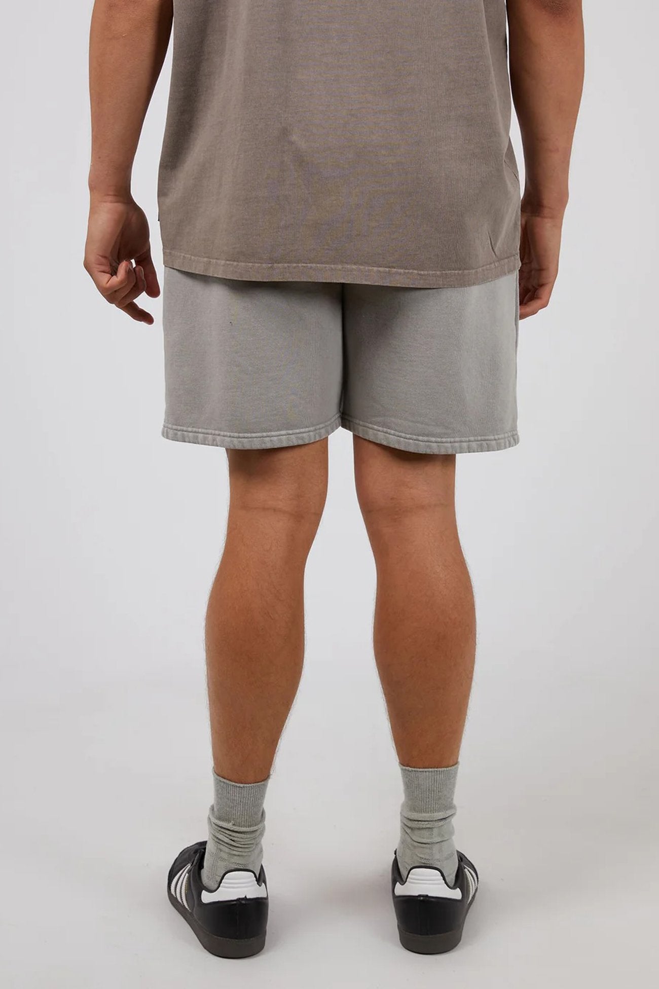 Essential Theory Short Grey