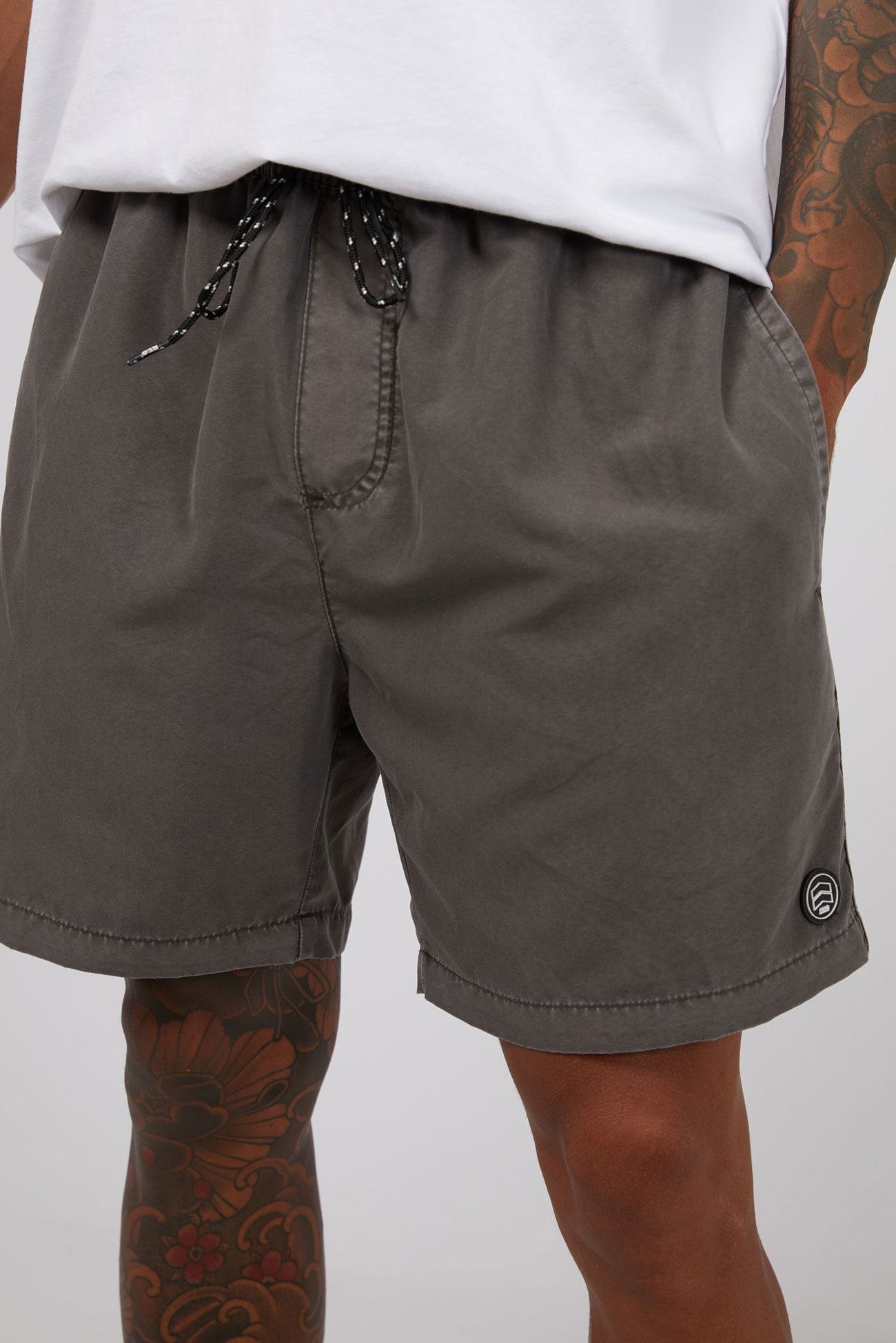 Illusion Short Washed Black