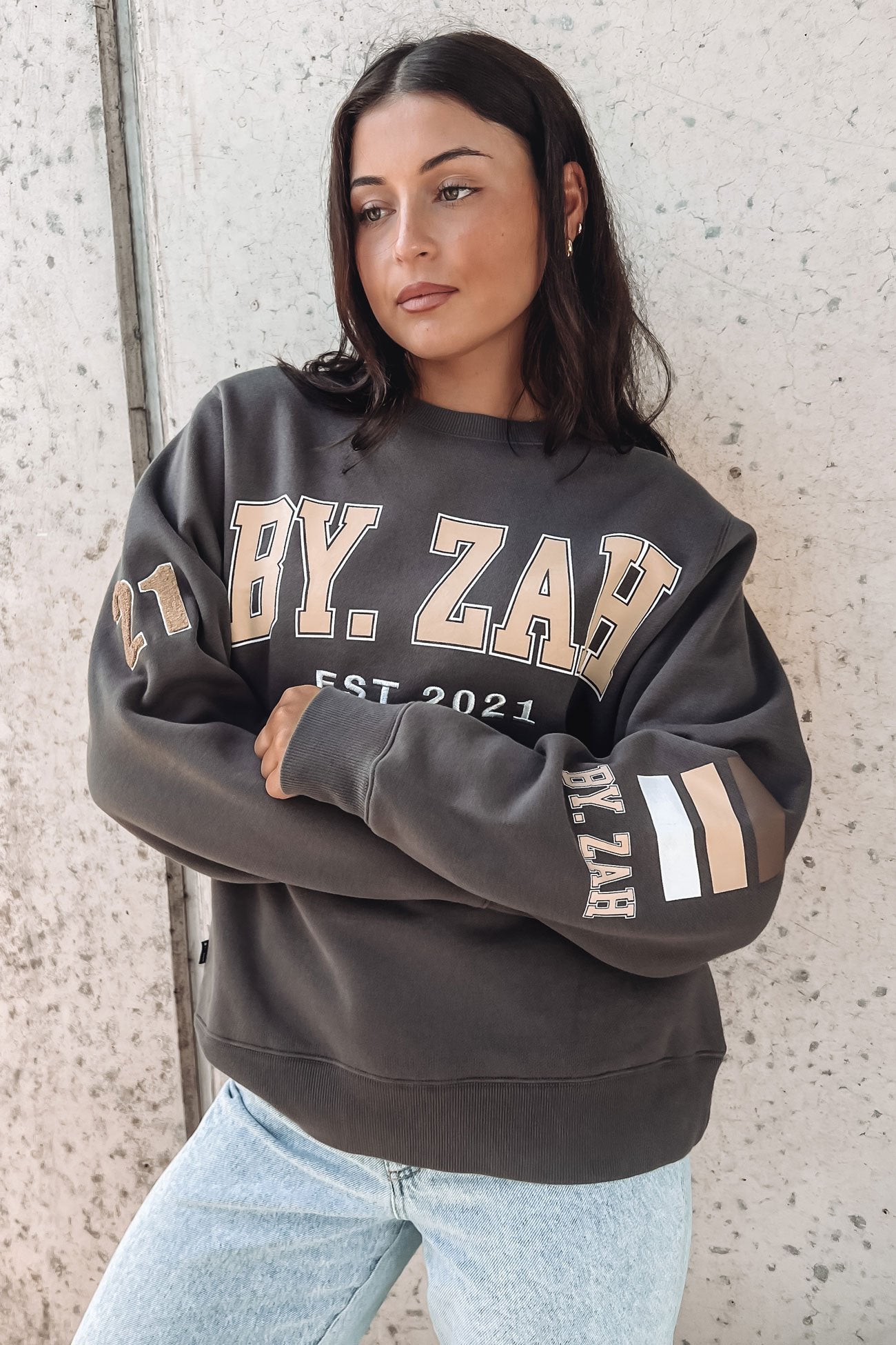 Kendall Oversized Logo Crew Charcoal