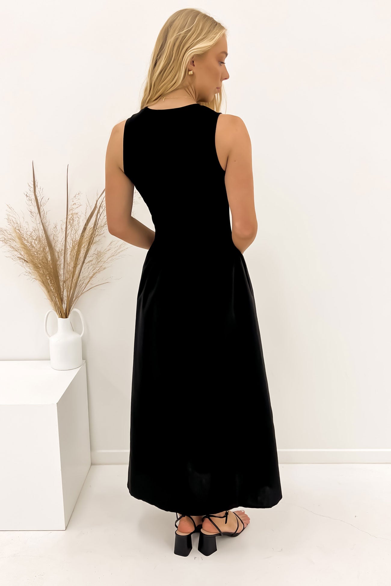 Kiho Maxi Dress Black