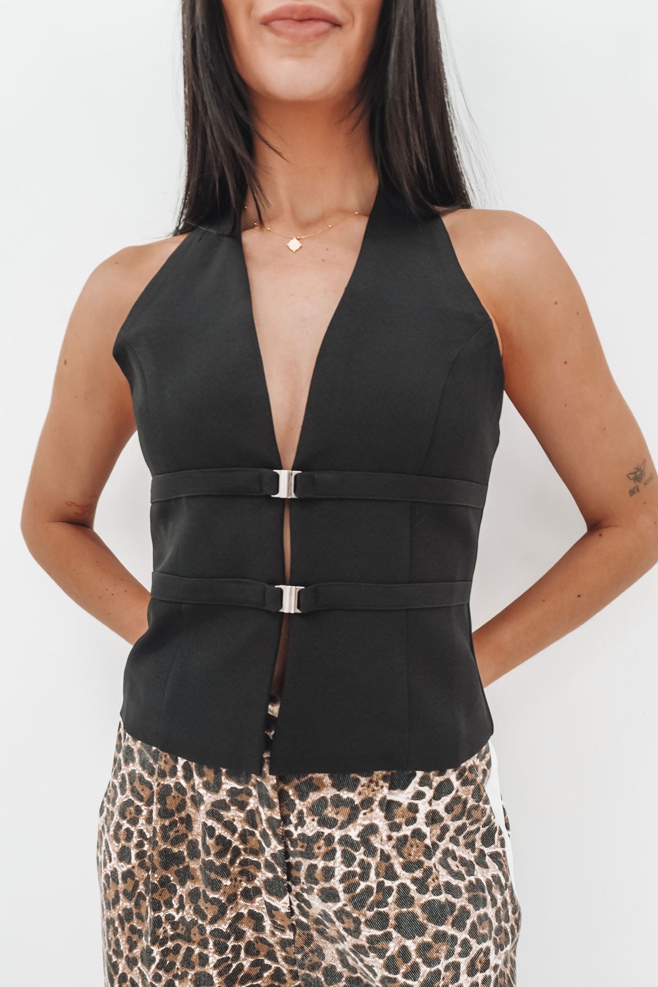 Leeto Halter Top Black