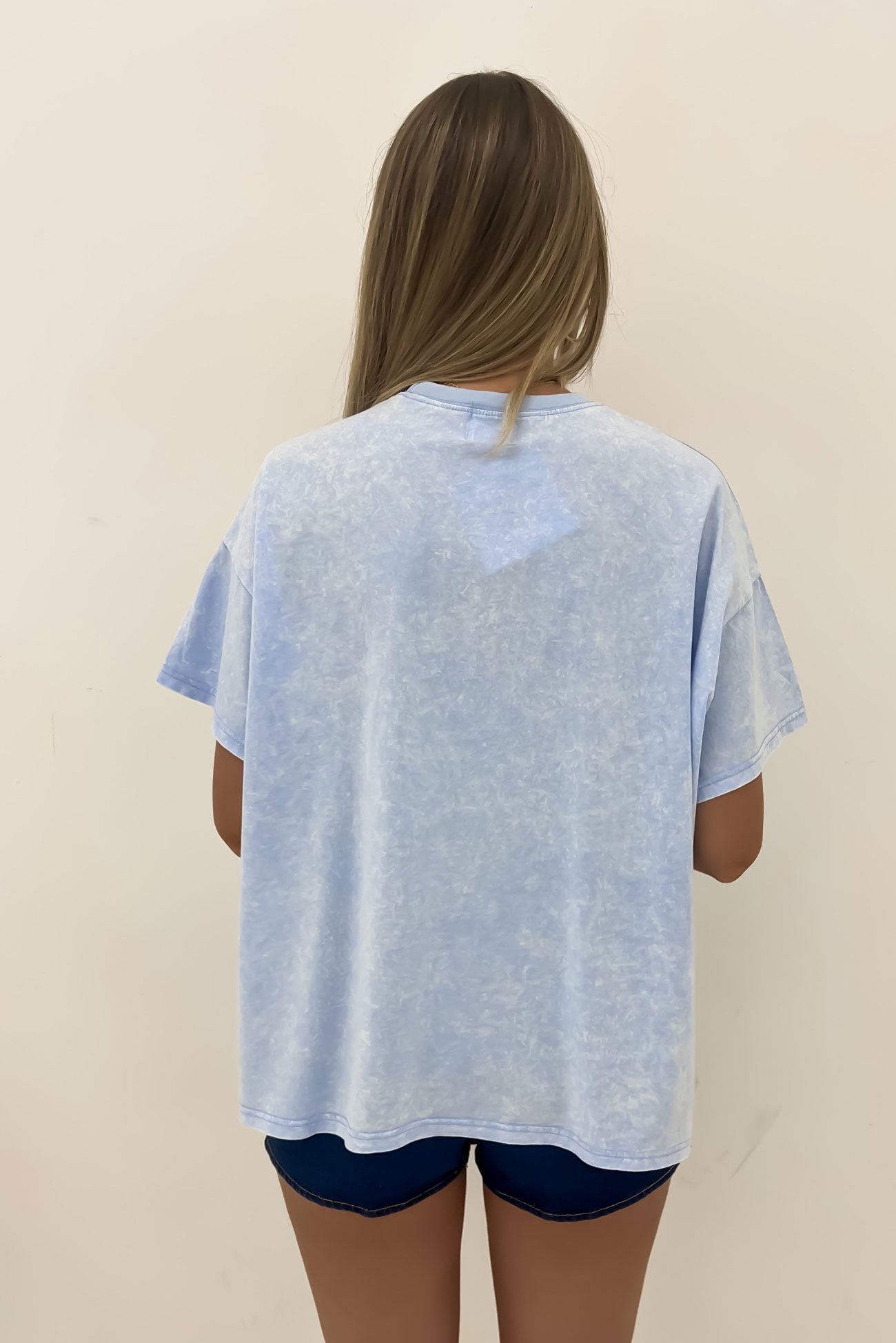 Les Vacances Tee Blue Acid Wash