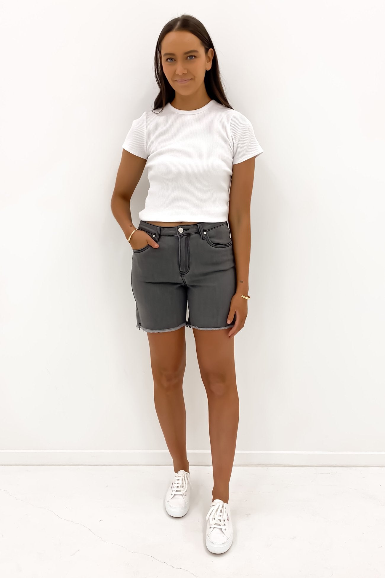 Millie Short Washed Black