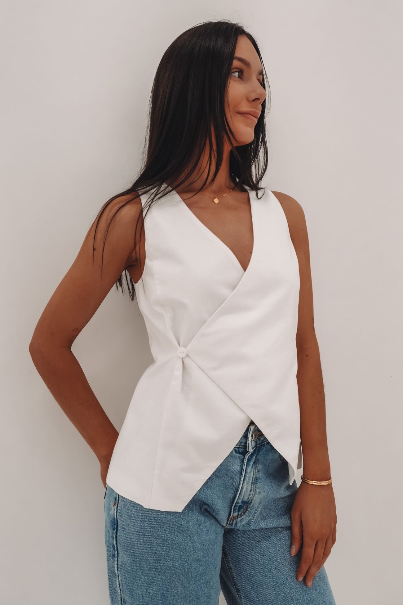 Willa Vest White