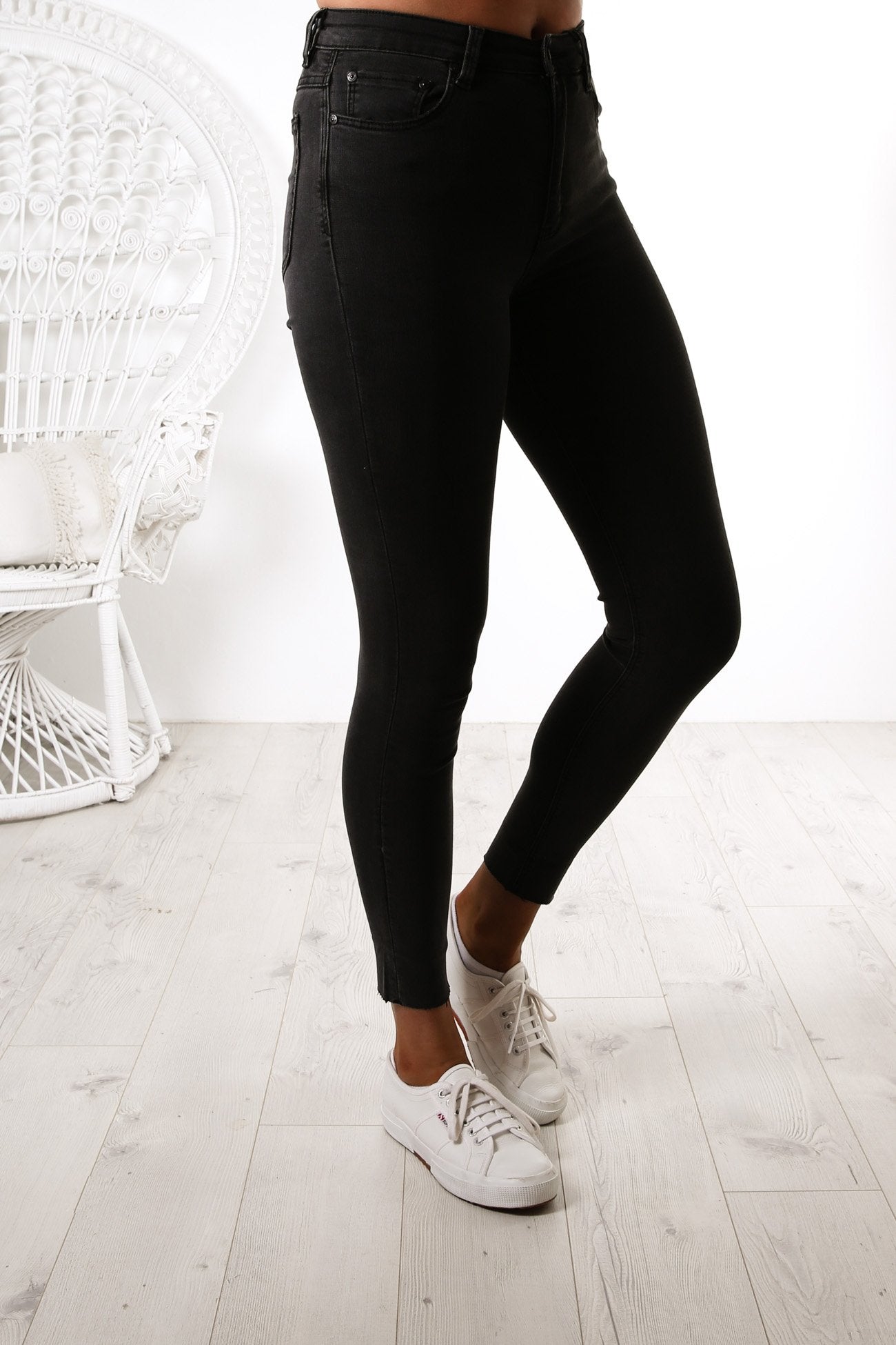 Super High Waisted Skinny Jean Washed Black