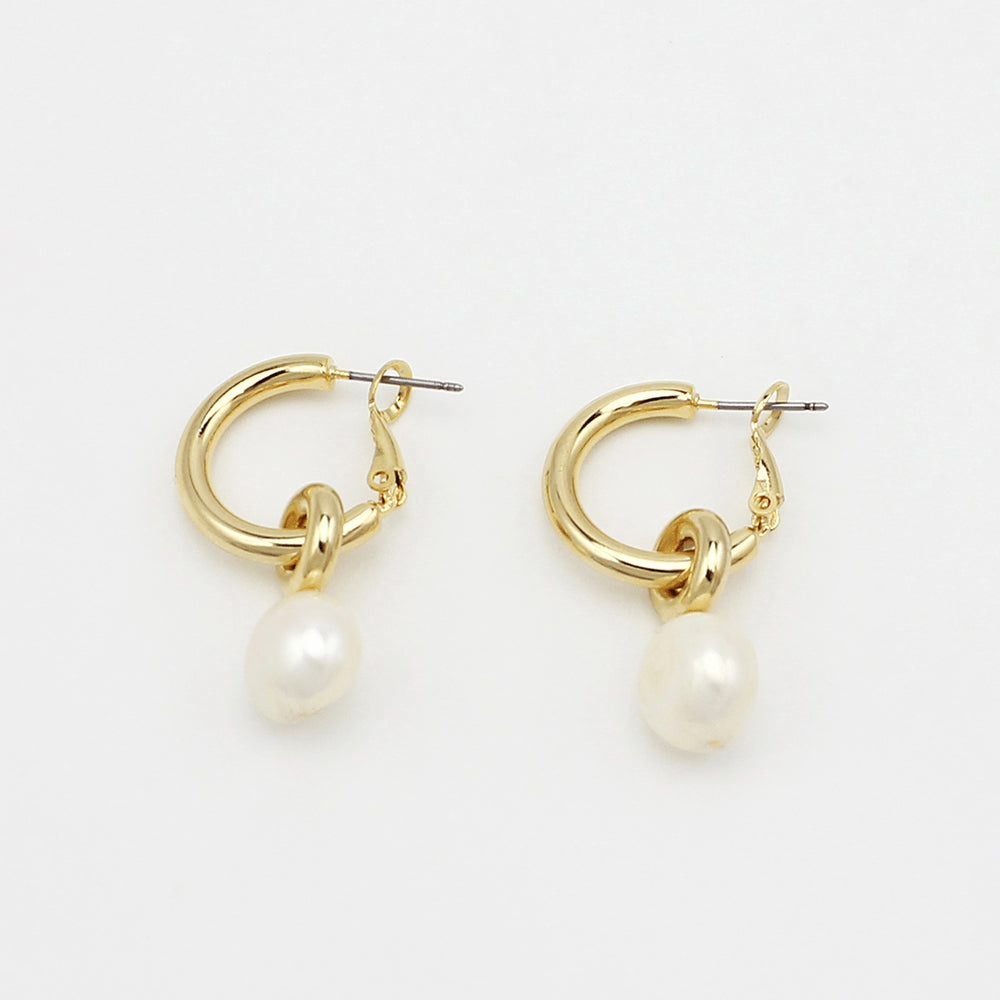 Taylor Earrings Gold Pearl