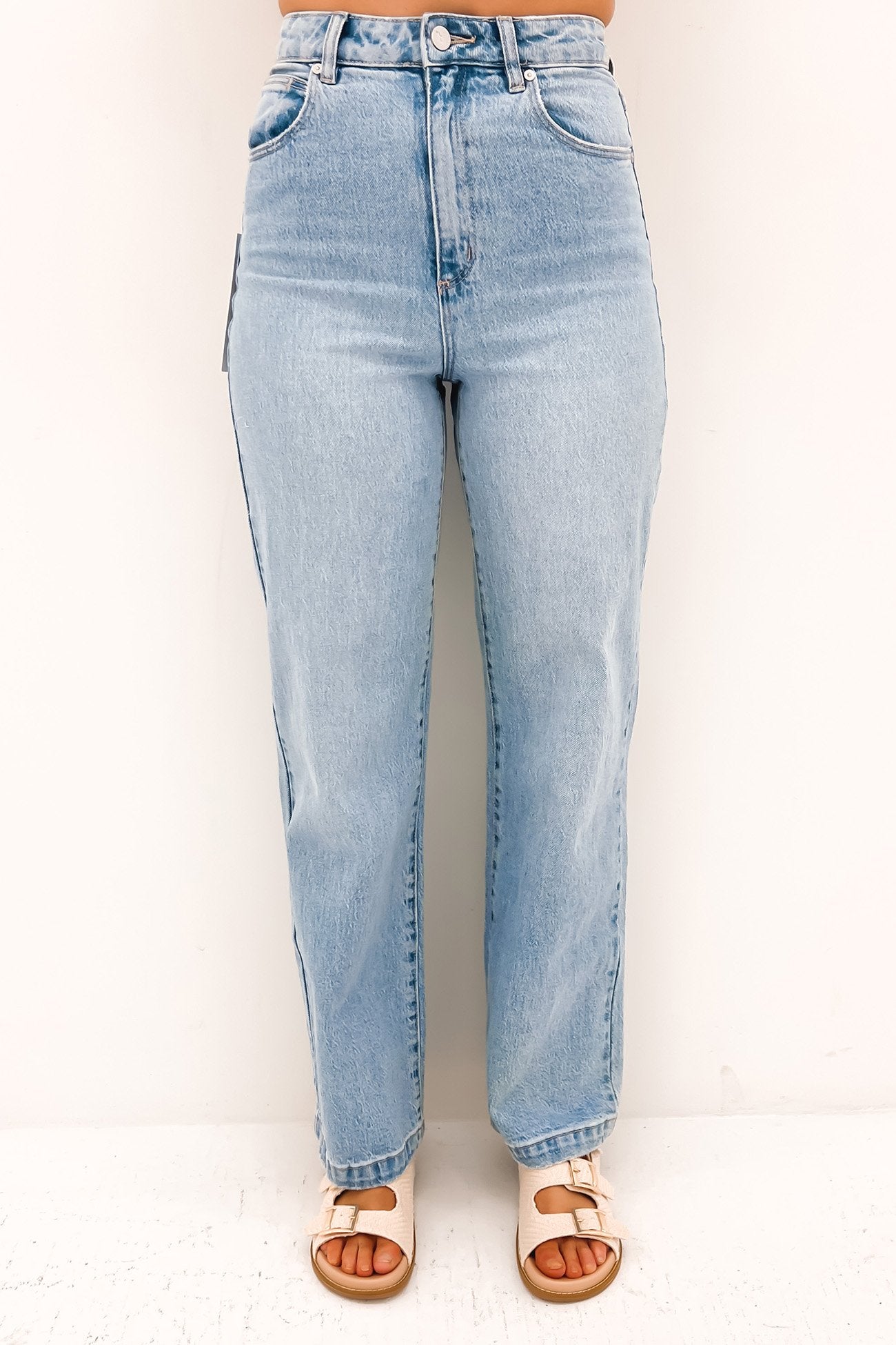 A 94 High & Wide Jean Jeanie