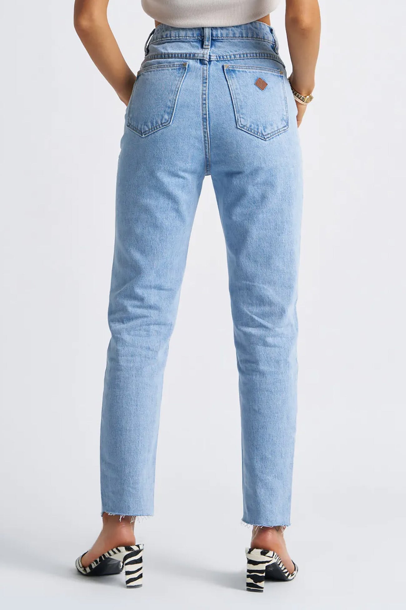 A 94 High & Wide Petite Jean Walk Away