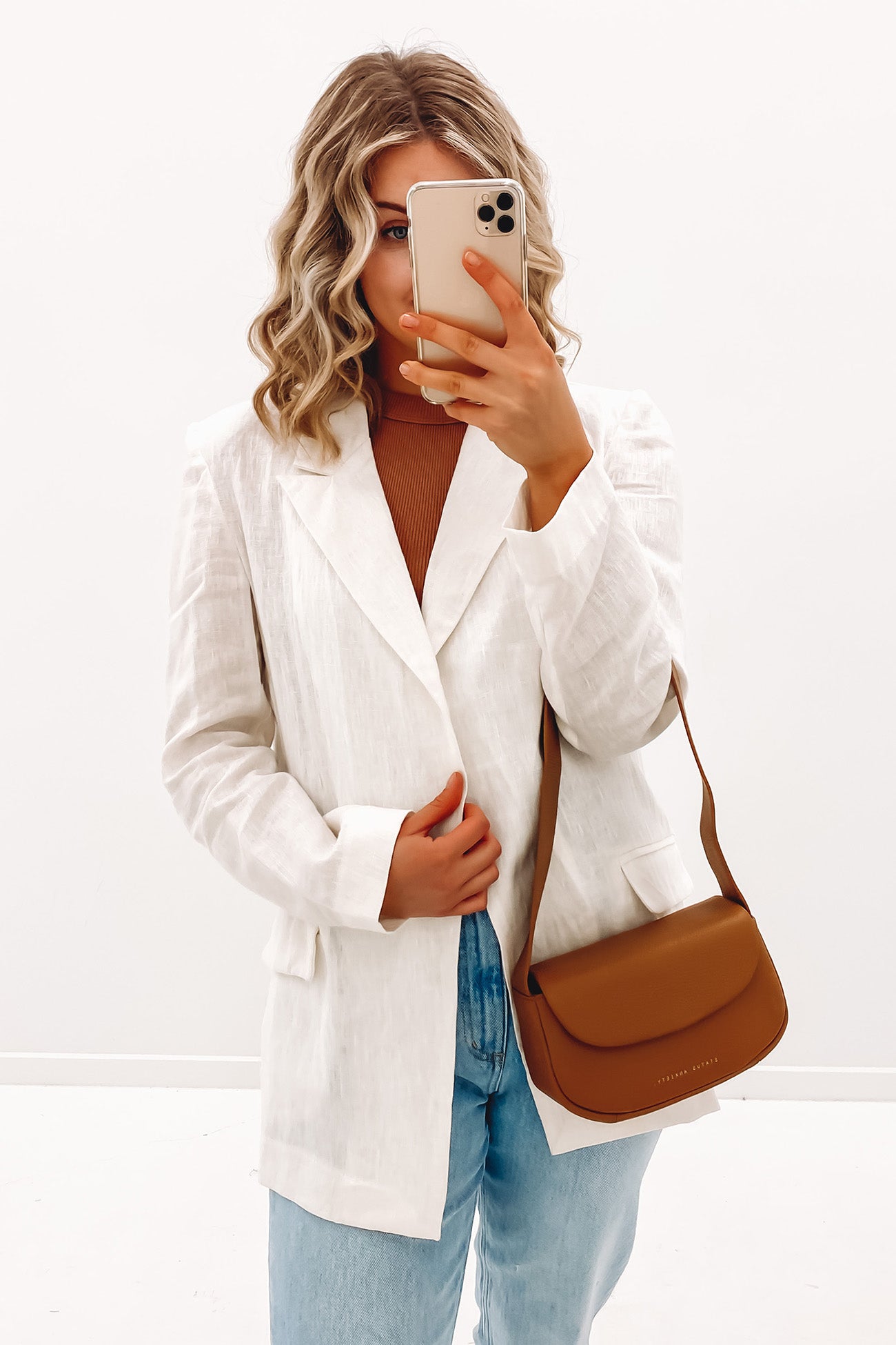 Astara Linen Blazer White