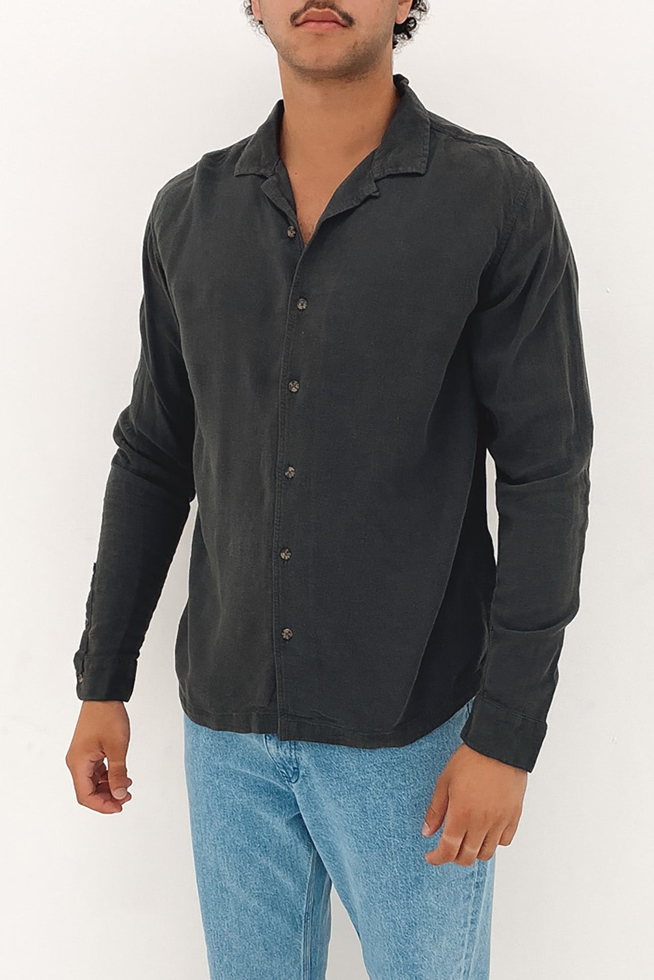 Beat Long Sleeve Button-Down Shirt Black