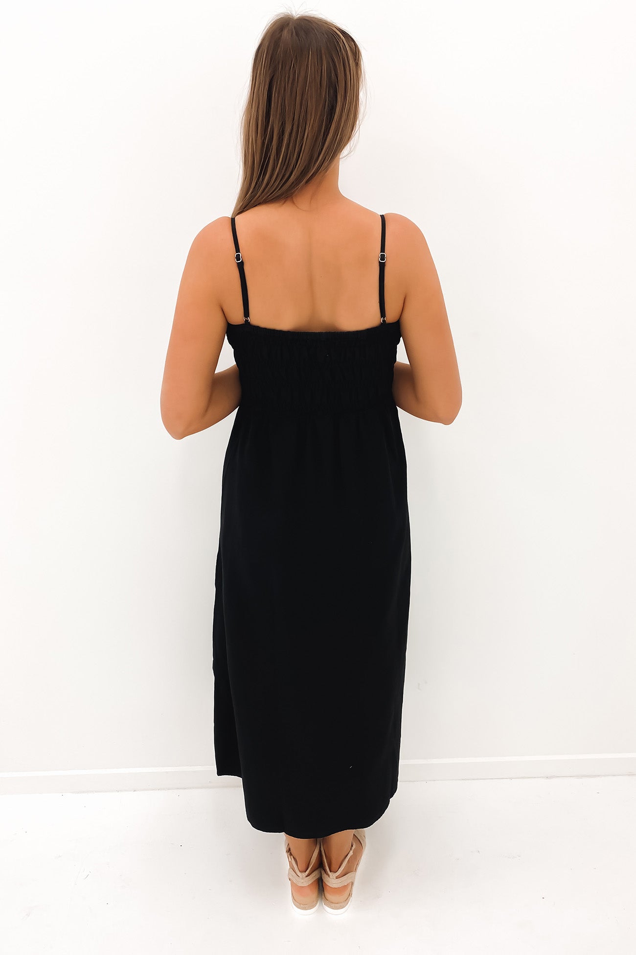 Classic Shirred Midi Dress Black