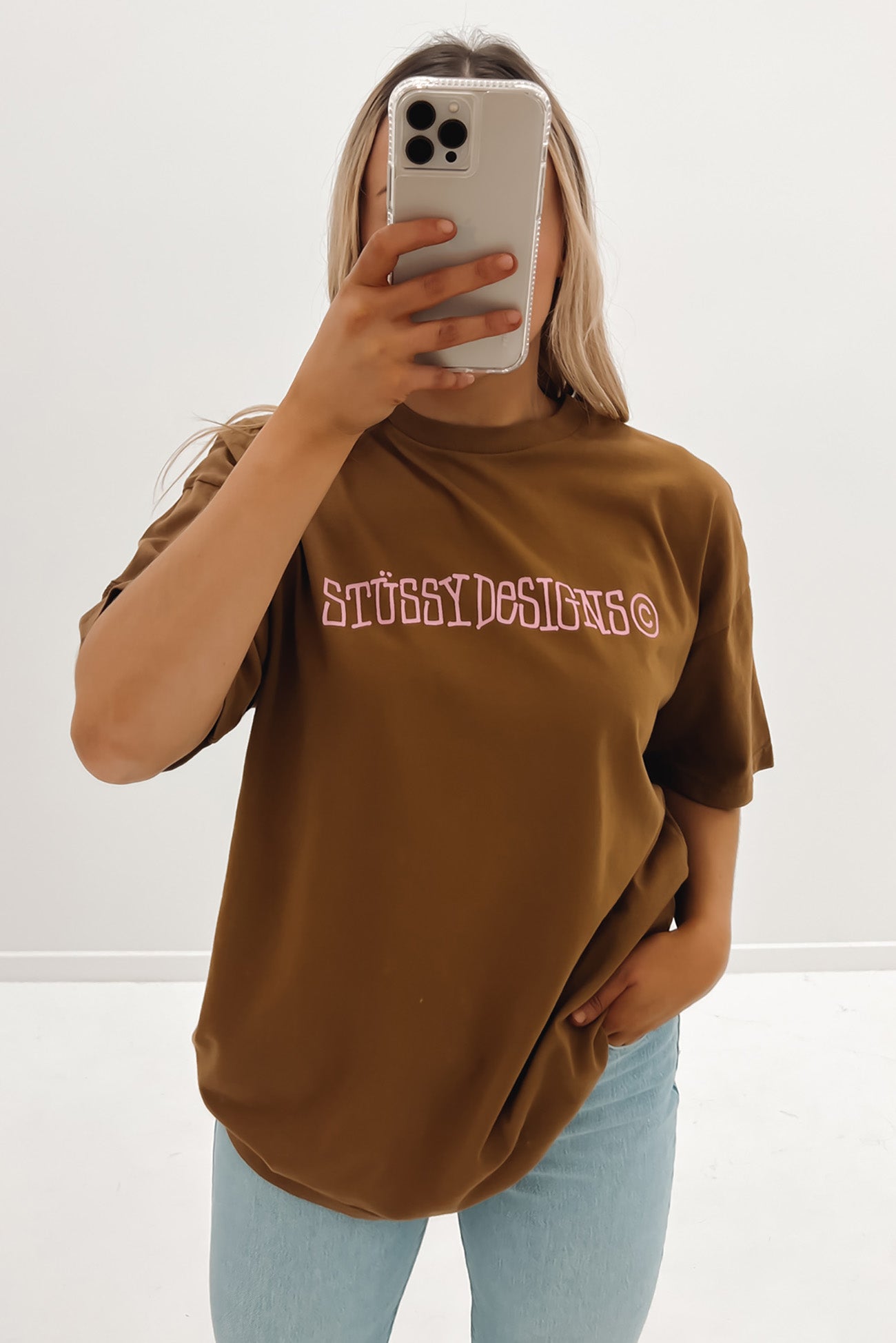 Designs Relaxed Tee Chocolate