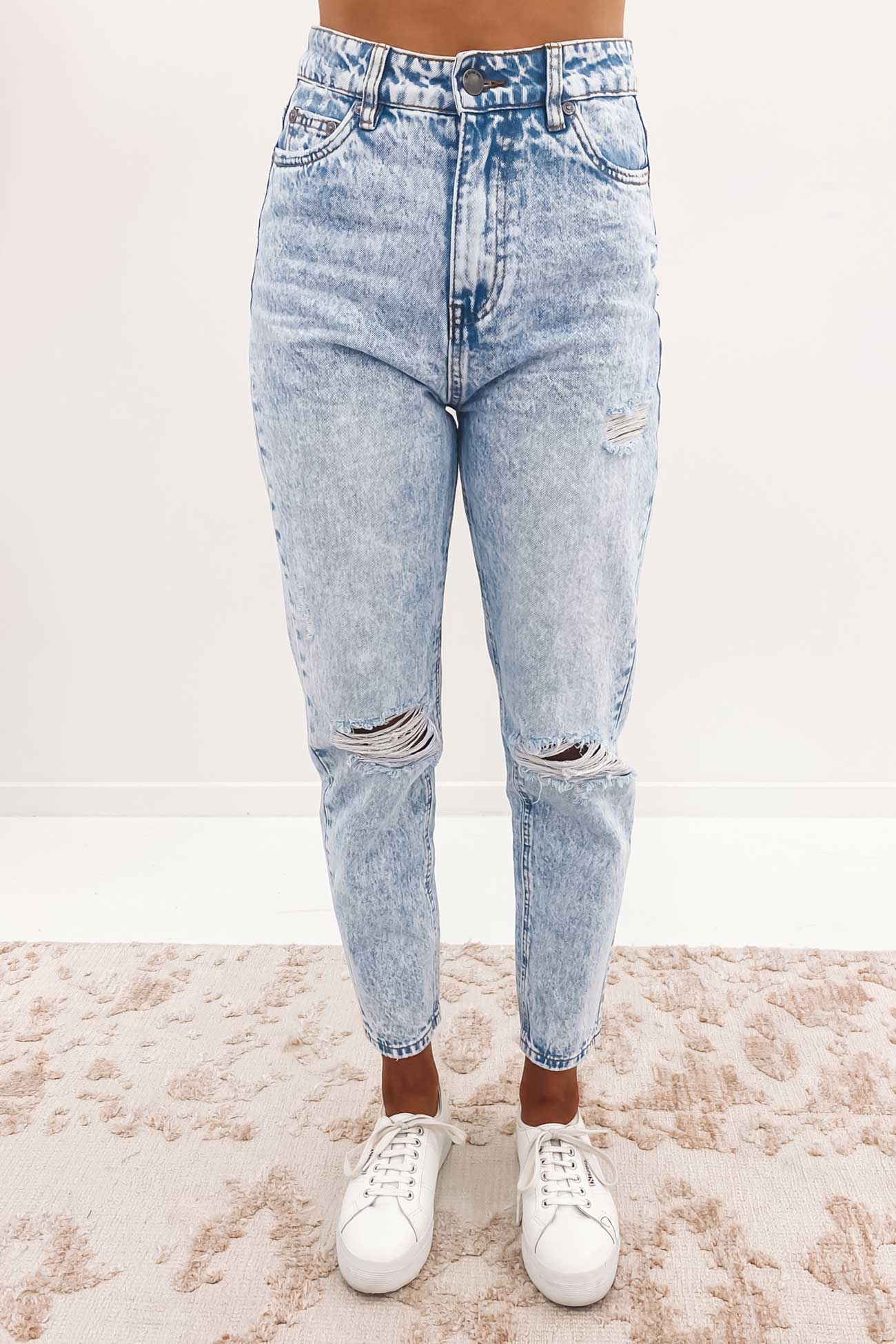 Ellen Mom Jean Light Blue