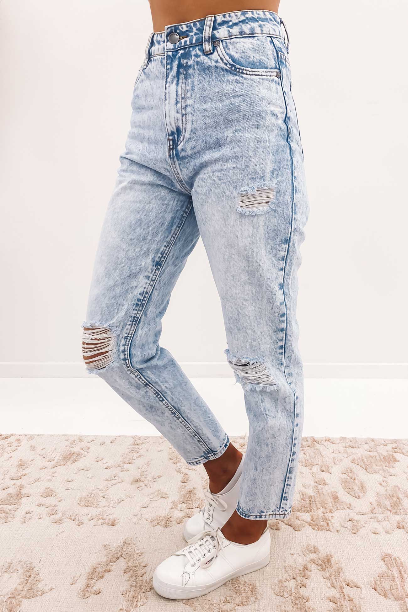 Ellen Mom Jean Light Blue