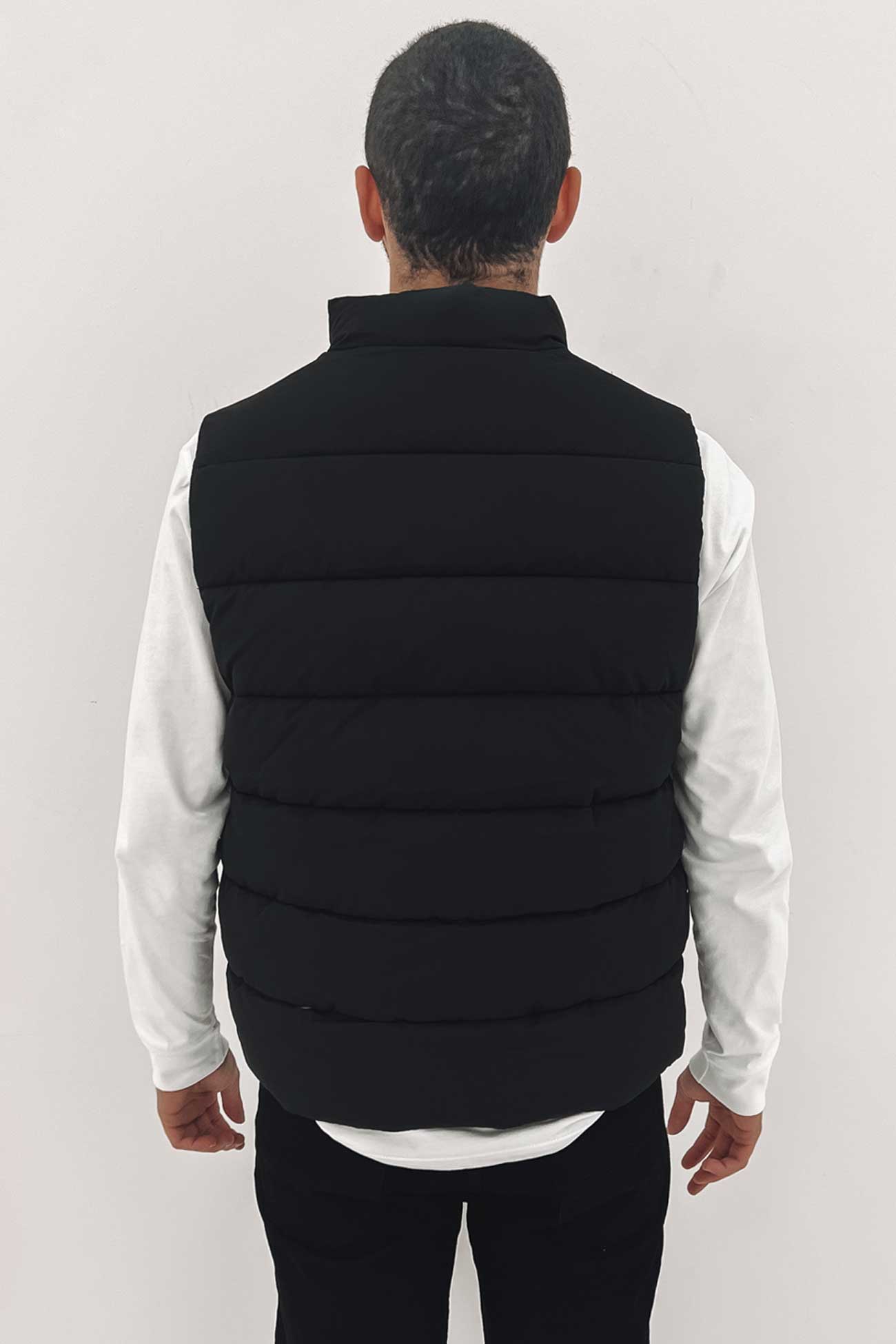 Essential Vest Black