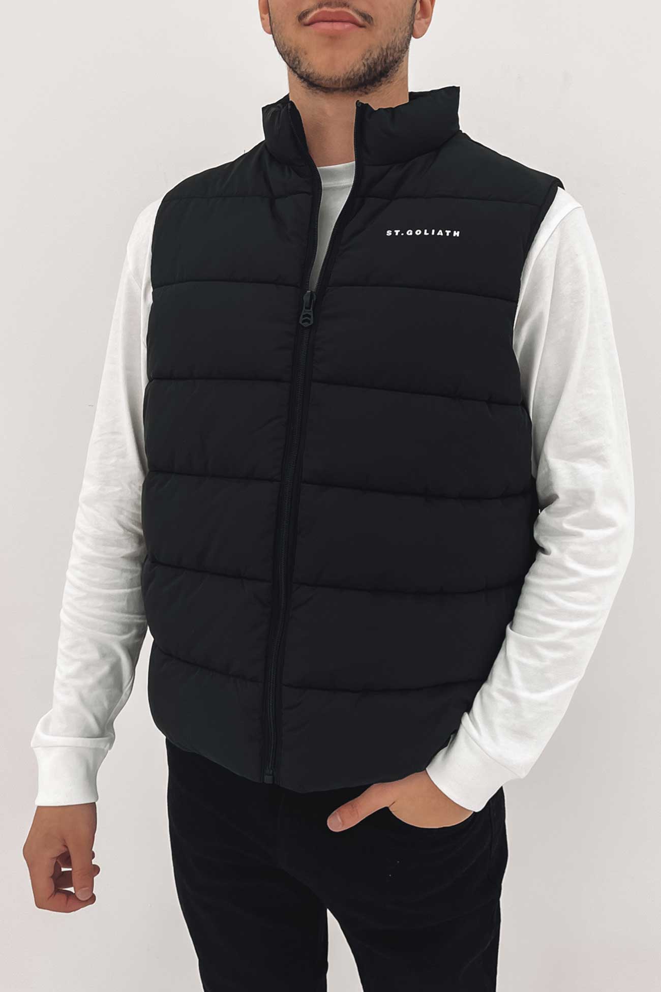 Essential Vest Black