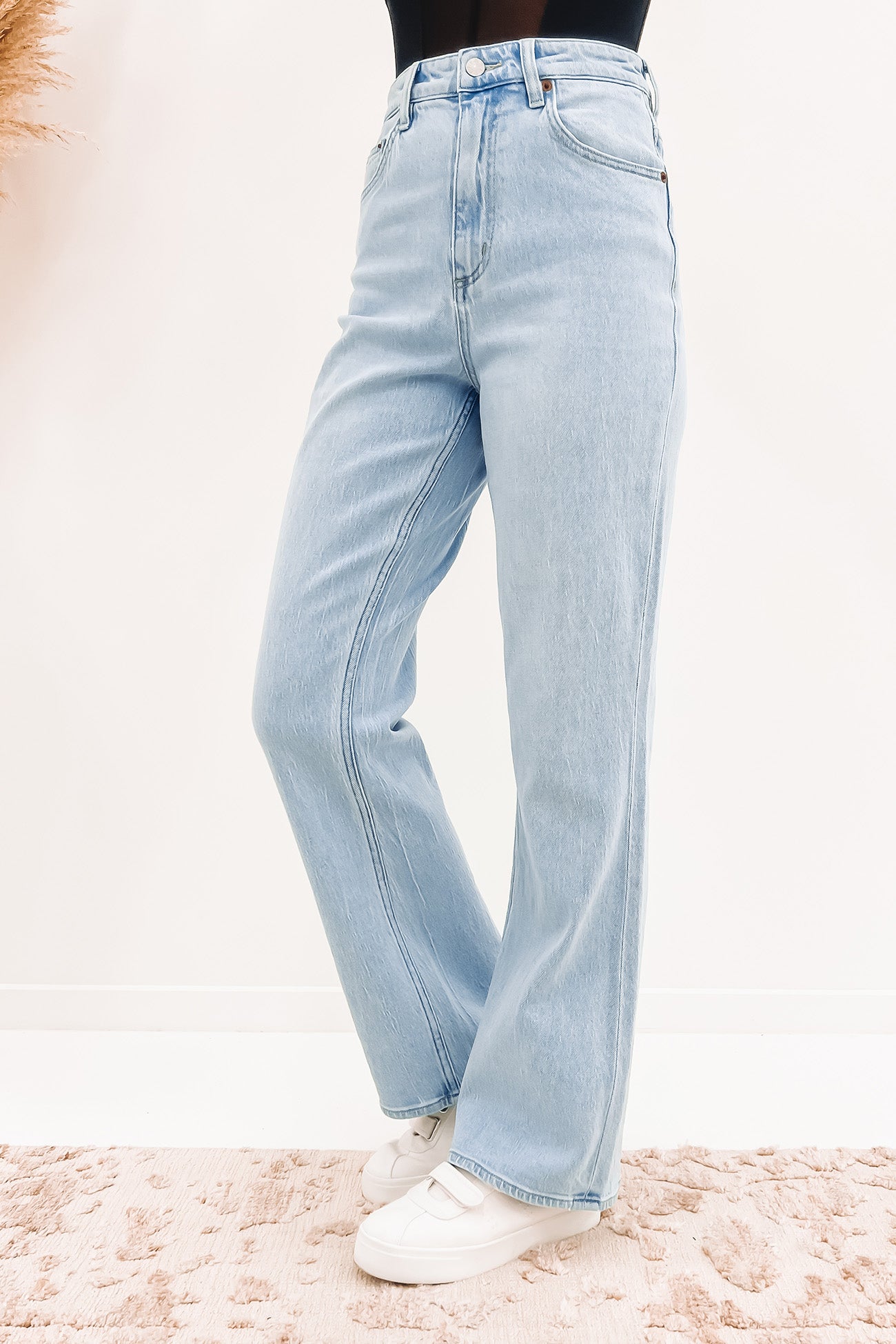 Hi Flare Relaxed Jean Blue Outlook