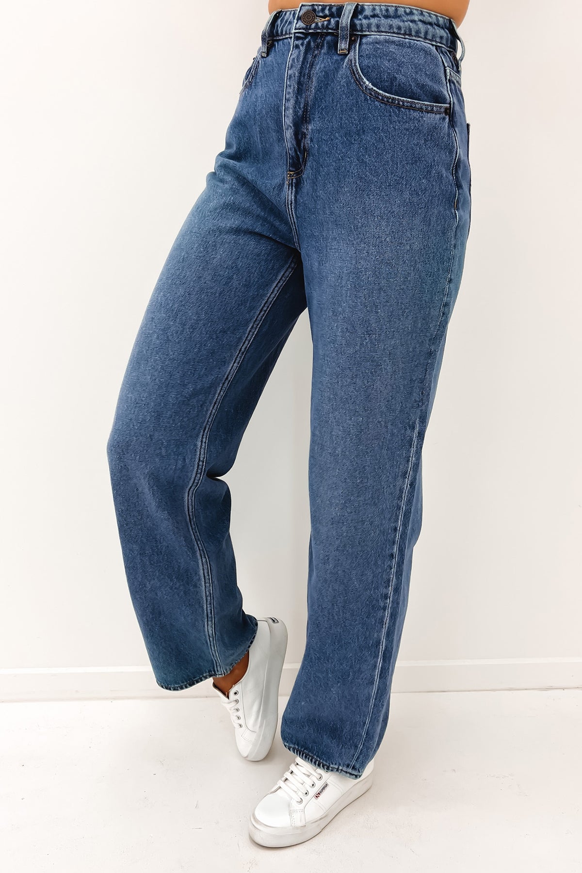 v-waist long baggy jeans in vintage blue denim