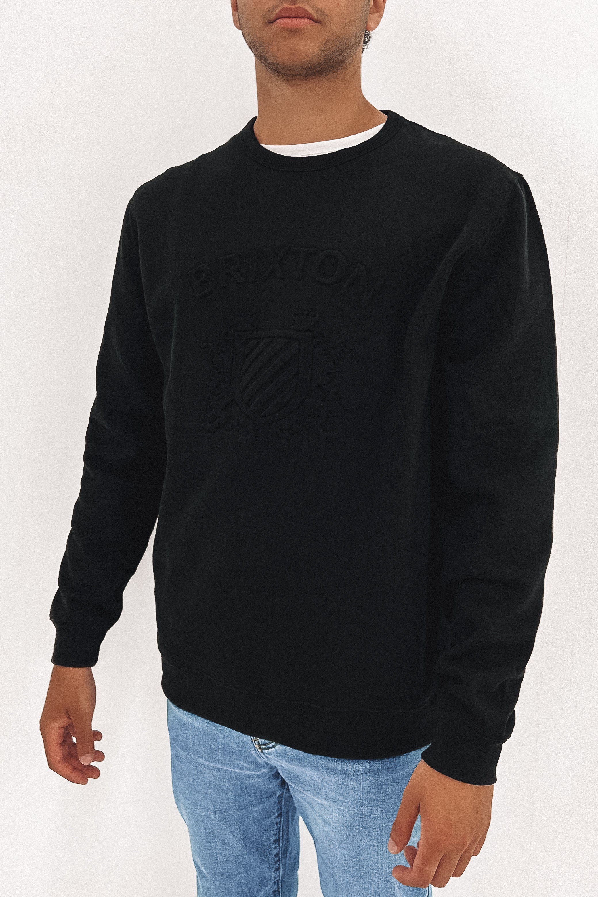 Lion Crest Crew Black