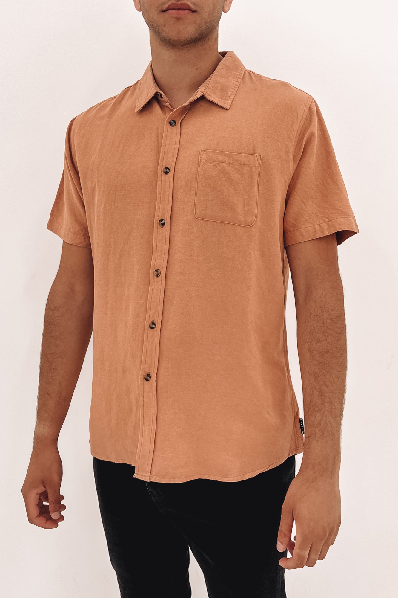 Overtone Short Sleeve Linen Shirt Doe