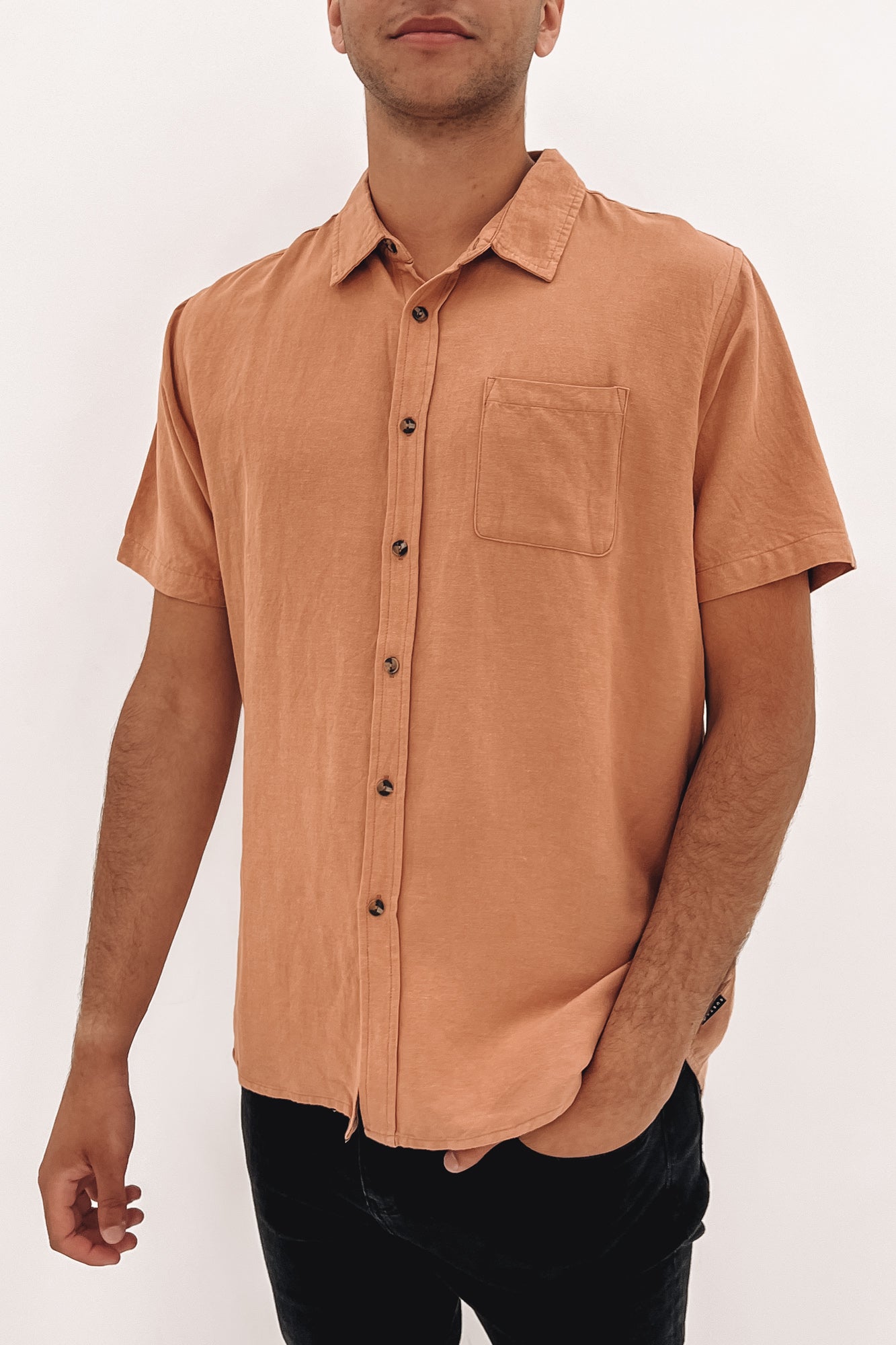 Overtone Short Sleeve Linen Shirt Doe