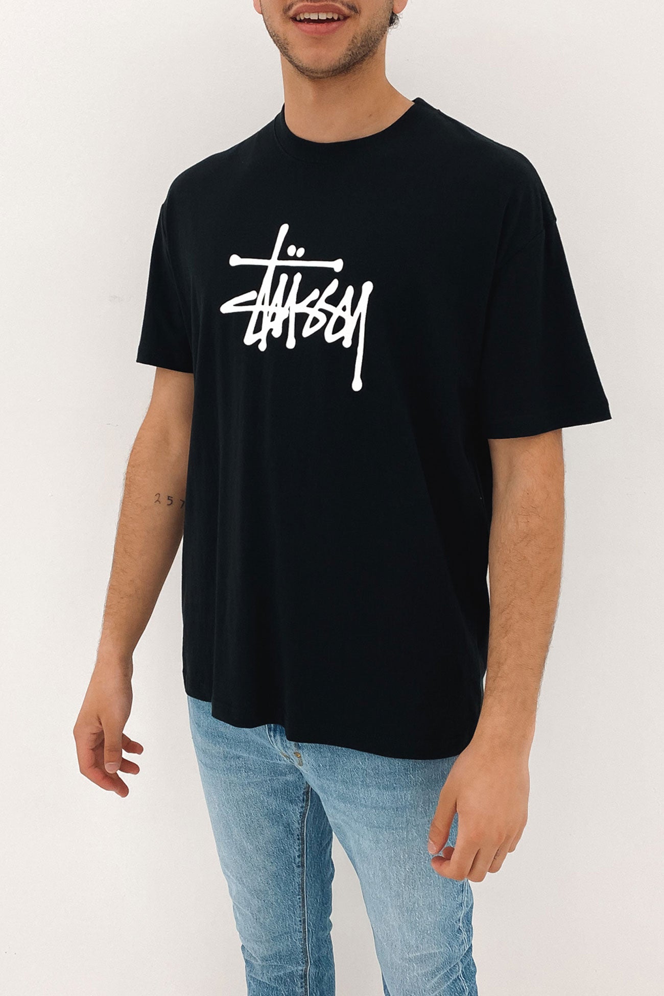 Solid Graffiti Short Sleeve Tee Black