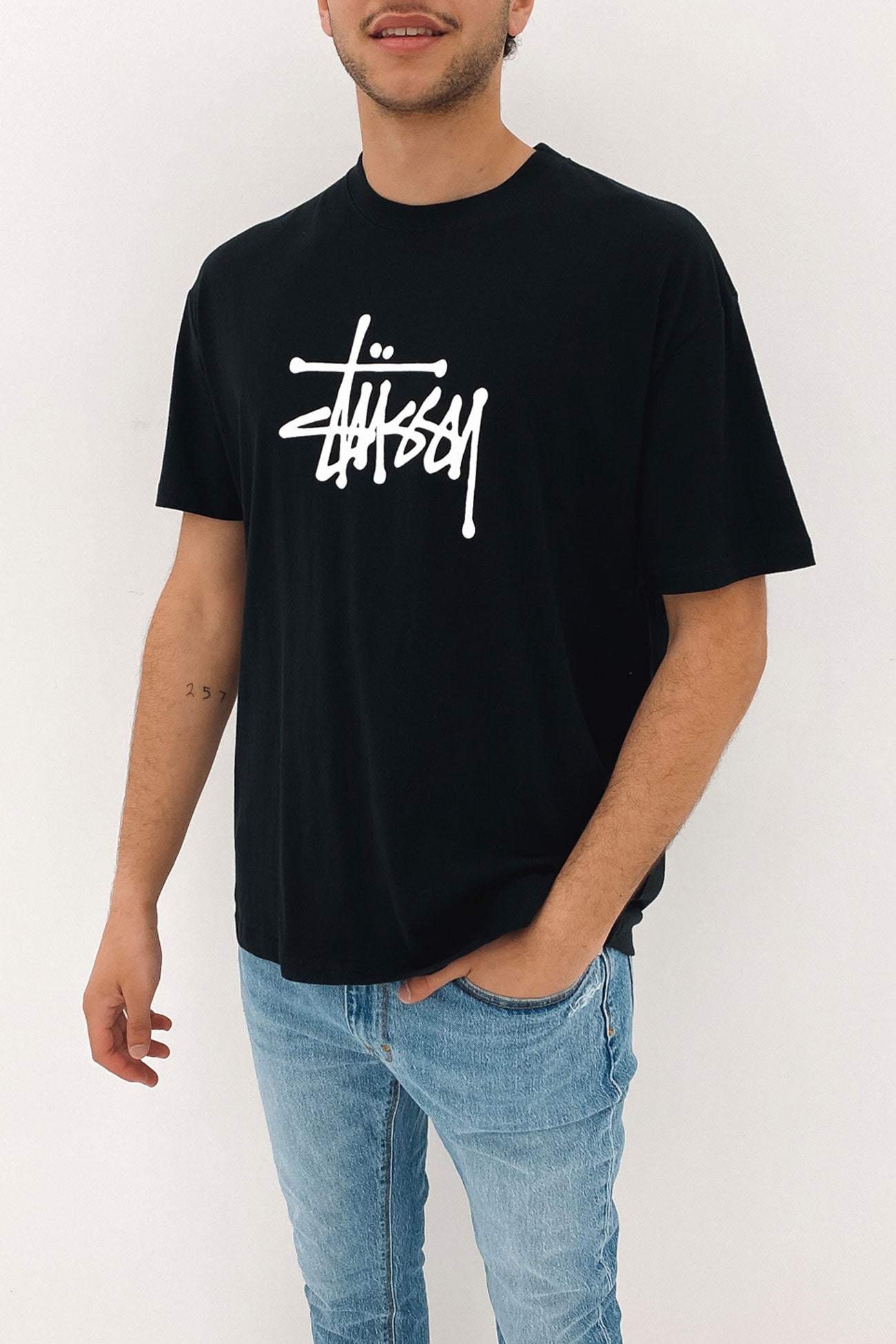 Solid Graffiti Short Sleeve Tee Black