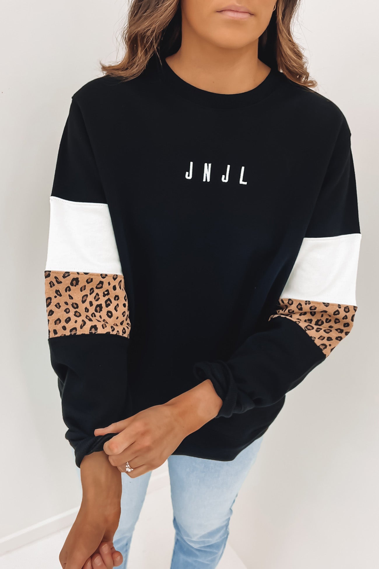 JNJL Leopard Panel Crew Black