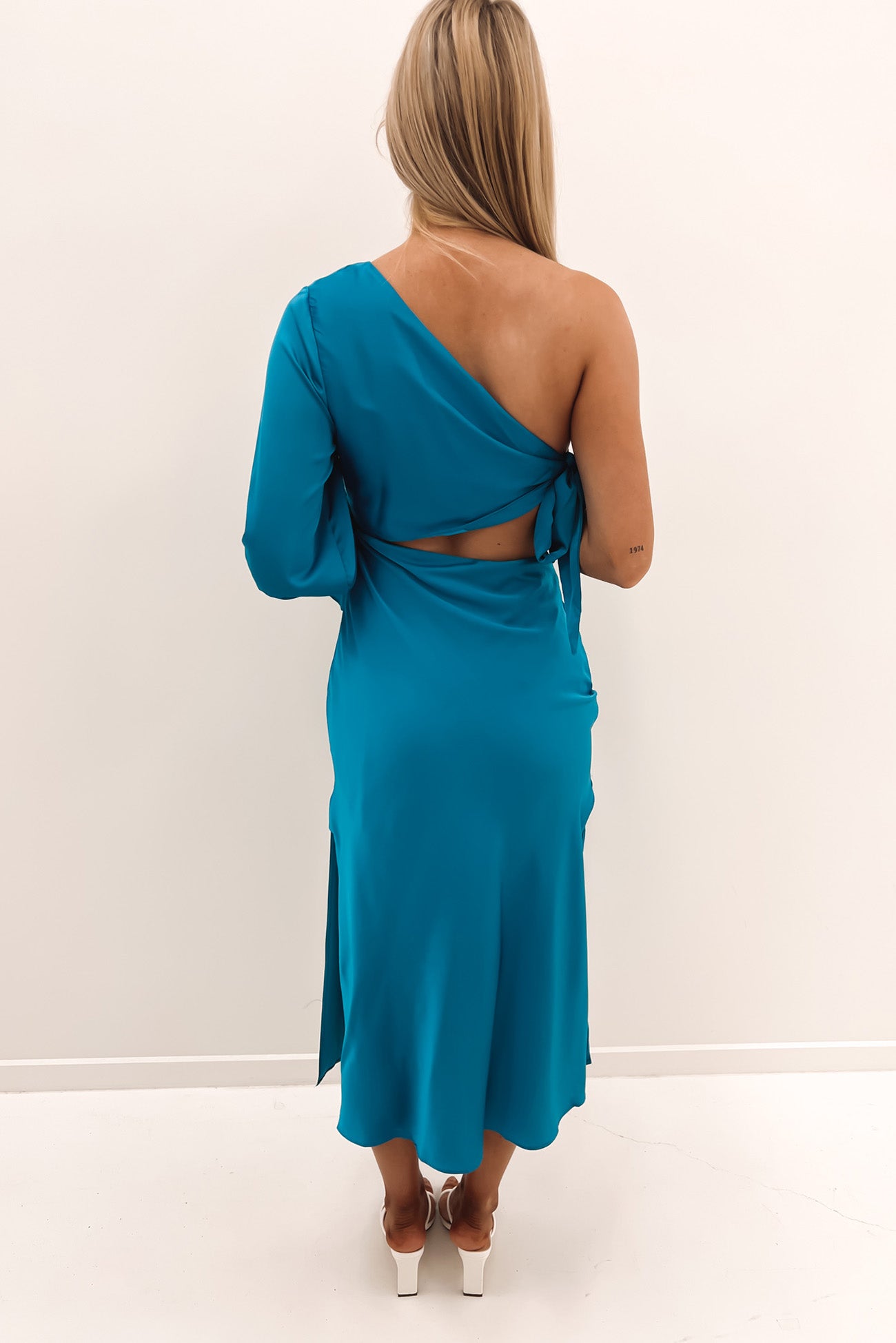 Jemmah Midi Dress Blue