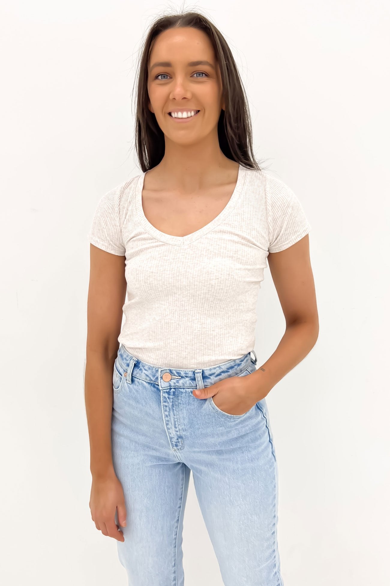 Lily V Neck Tee Oatmeal