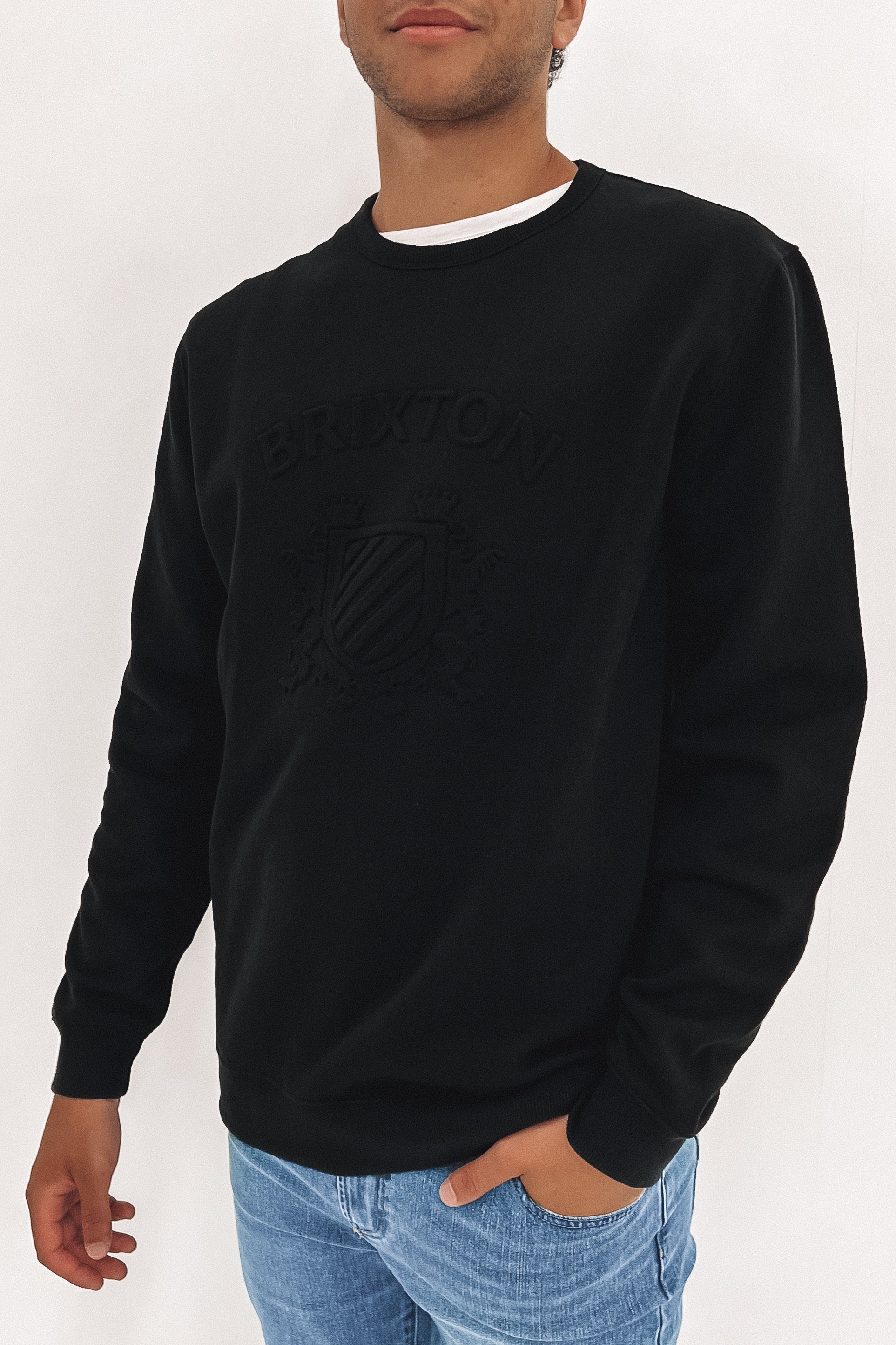 Lion Crest Crew Black