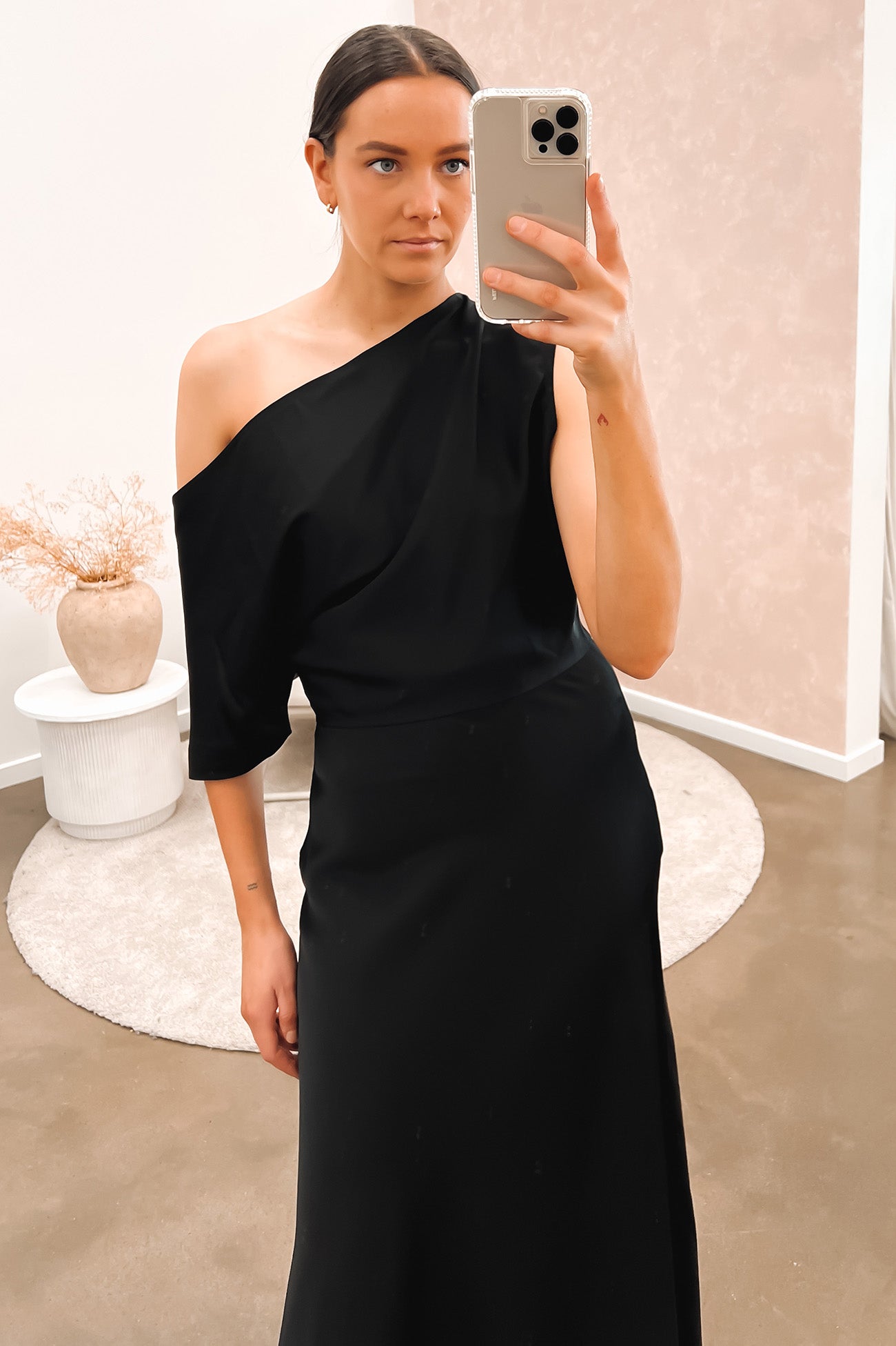 Love In The Dark Midi Dress Black