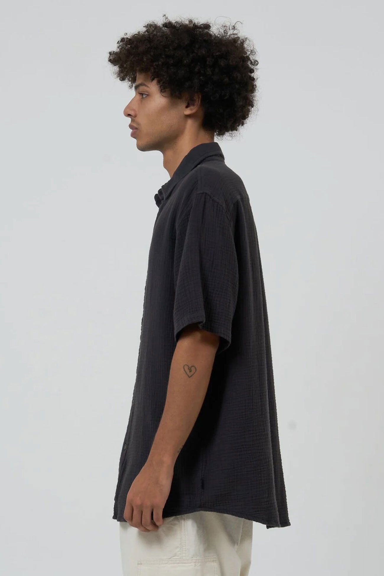 Minimal Thrills Seersucker Short Sleeve Shirt Merch Black