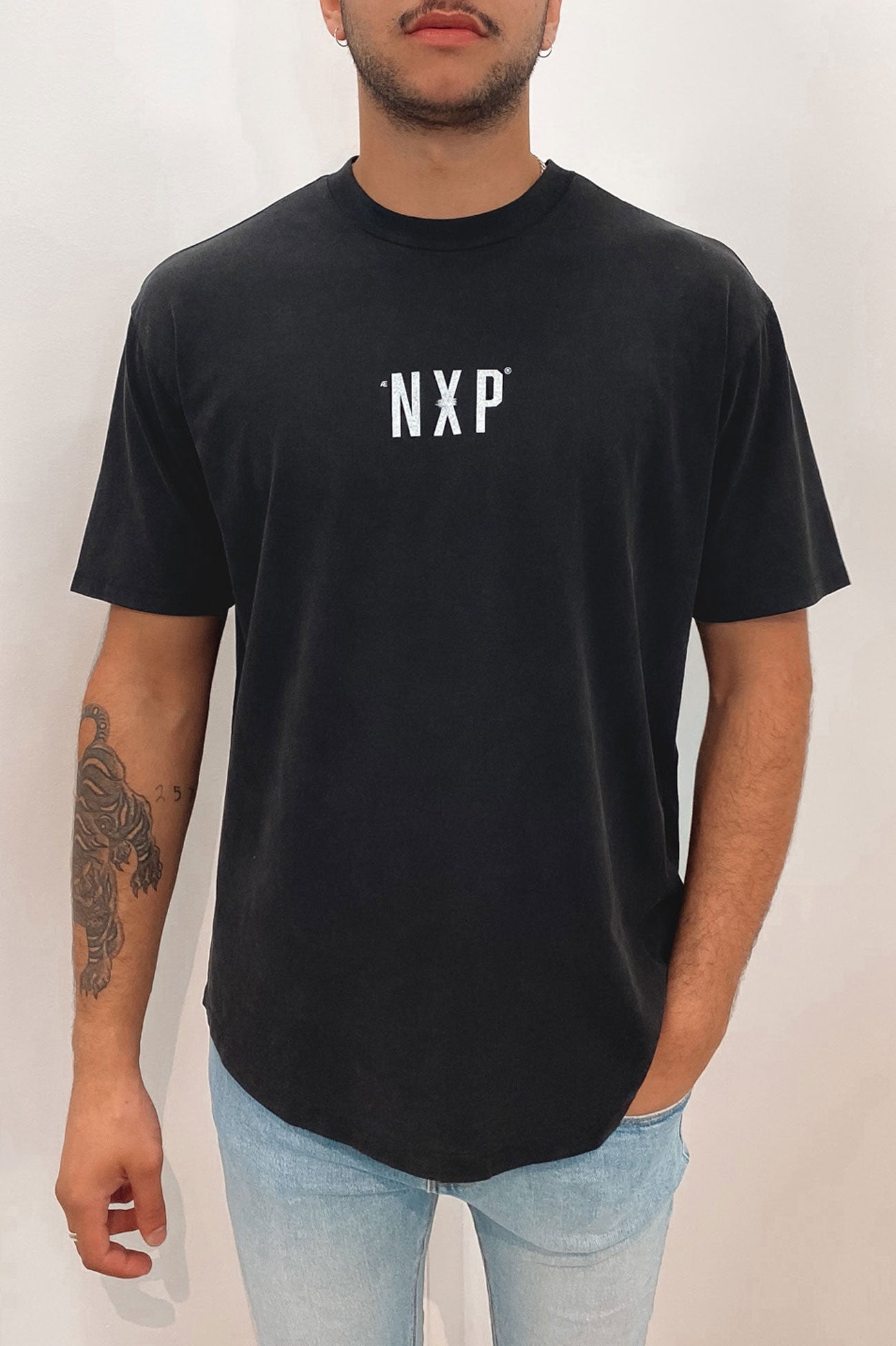 Notorious Box Fit Scoop Tee Mineral Black