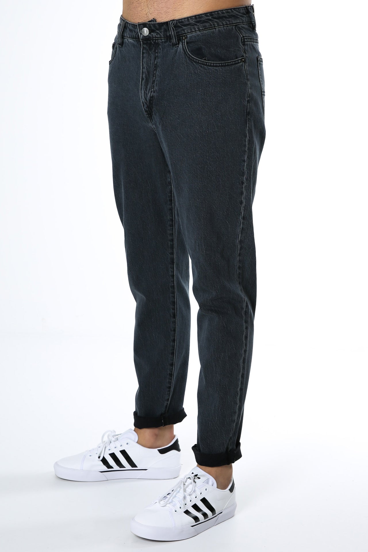 R3 Relaxed Taper Jean Black Fade