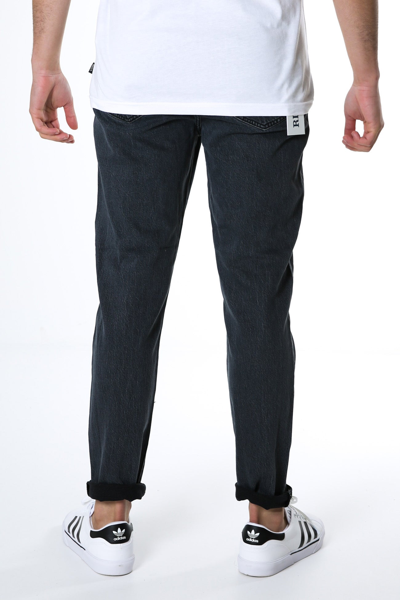 R3 Relaxed Taper Jean Black Fade