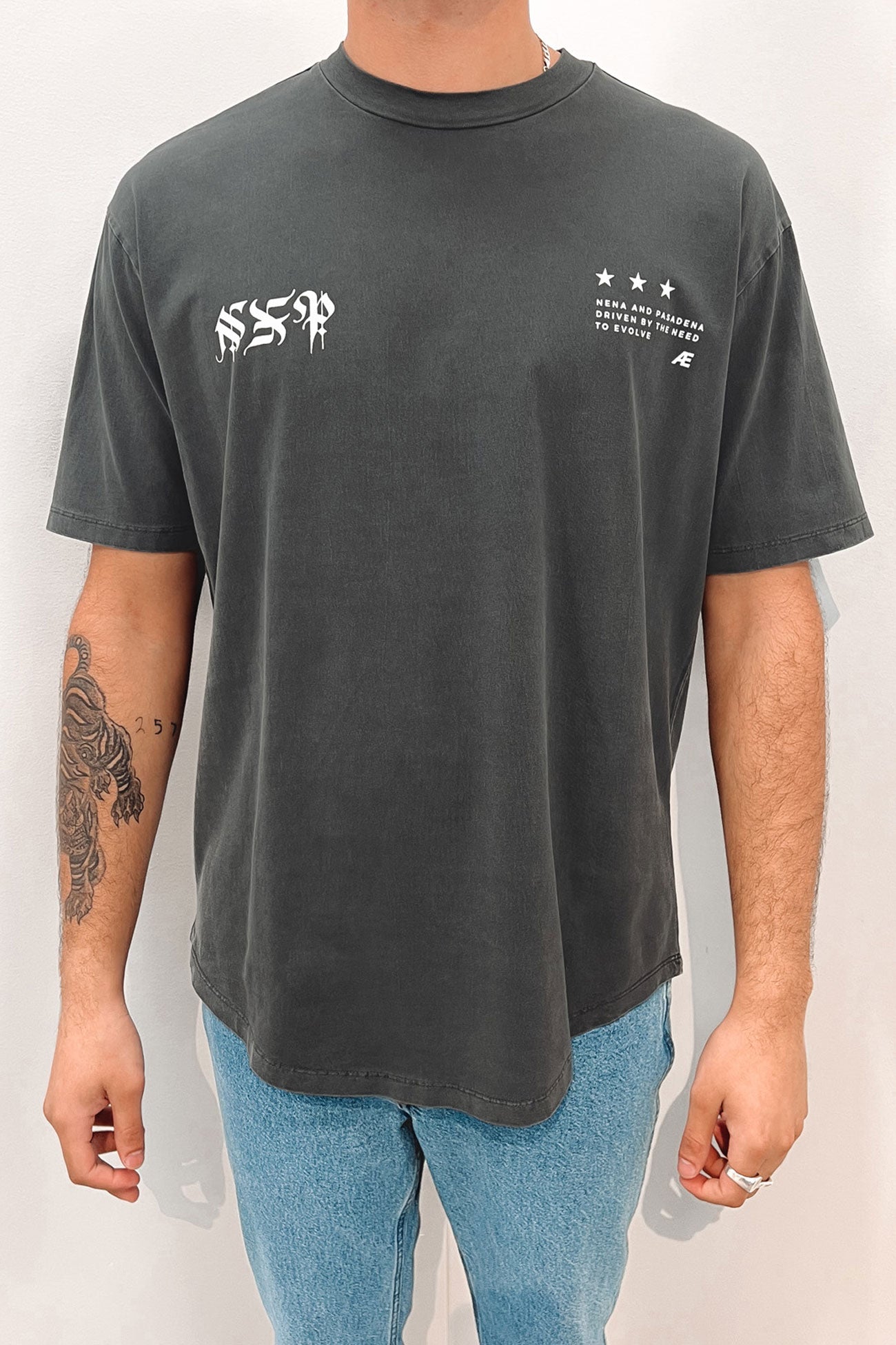 Razorwire Box Fit Scoop Tee Pigment Asphalt