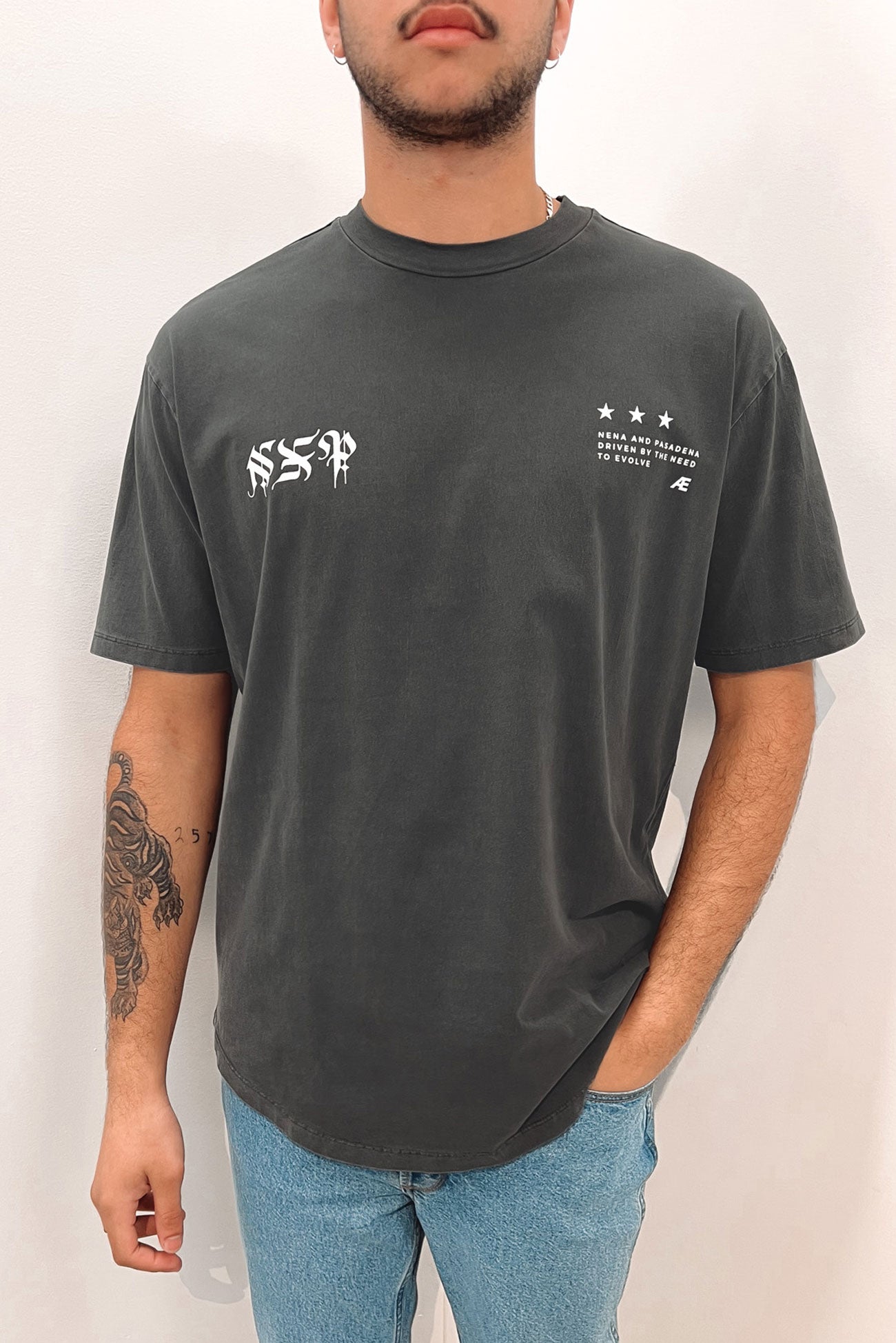 Razorwire Box Fit Scoop Tee Pigment Asphalt