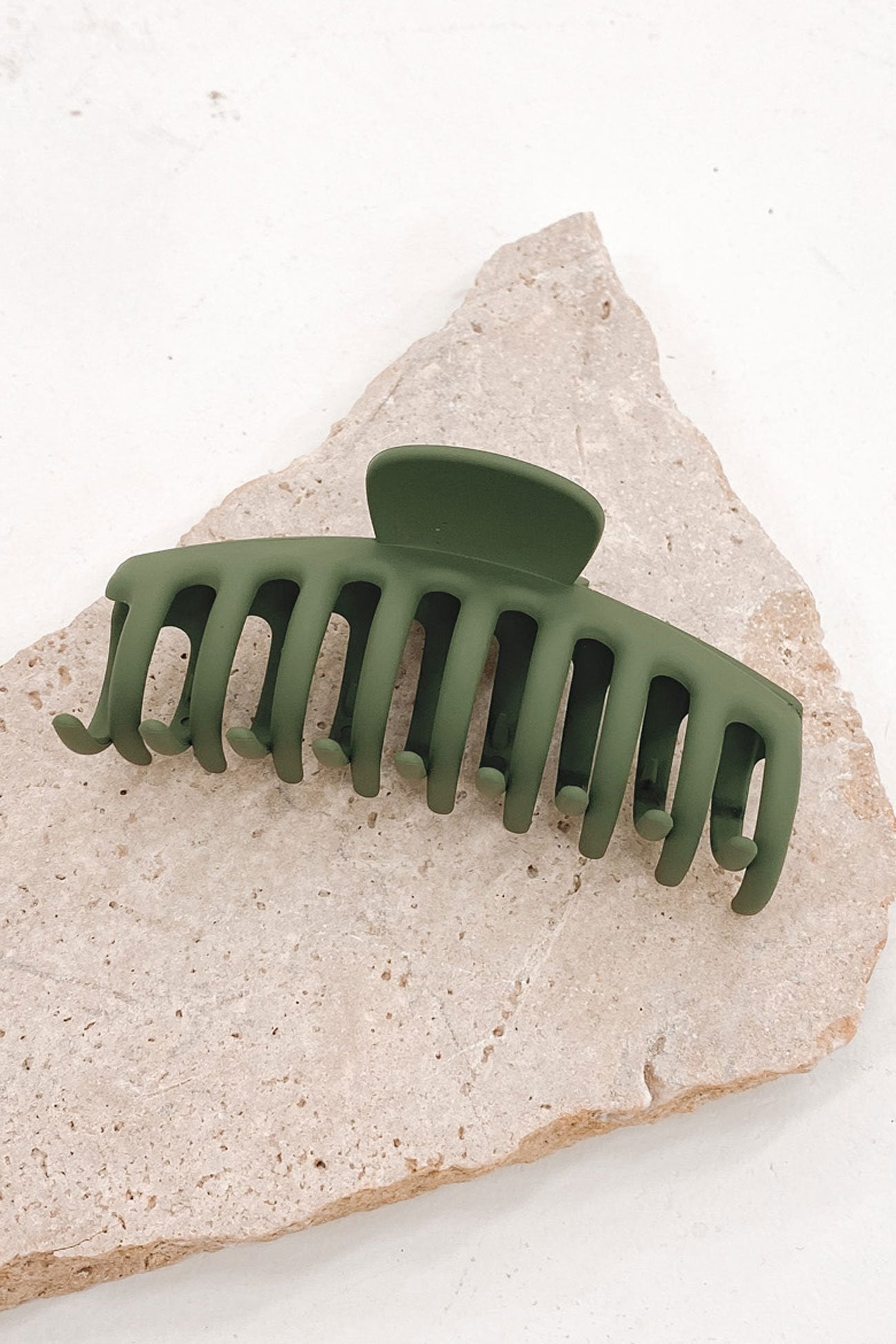 Regina Claw Clip Green