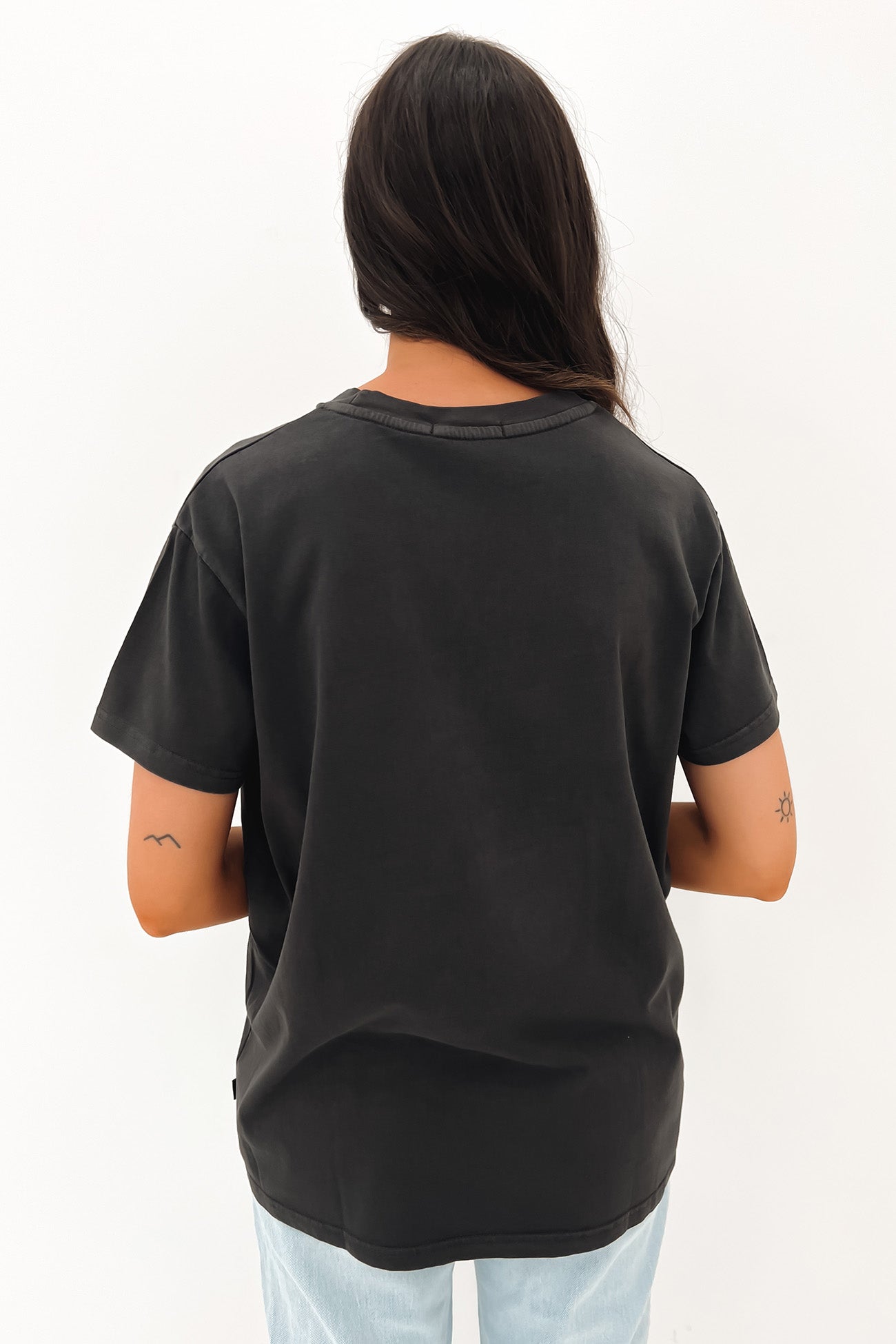 Revolution Tee Washed Black