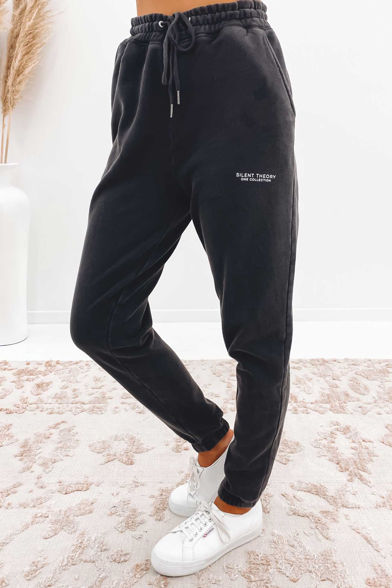 Society Trackpant Washed Black