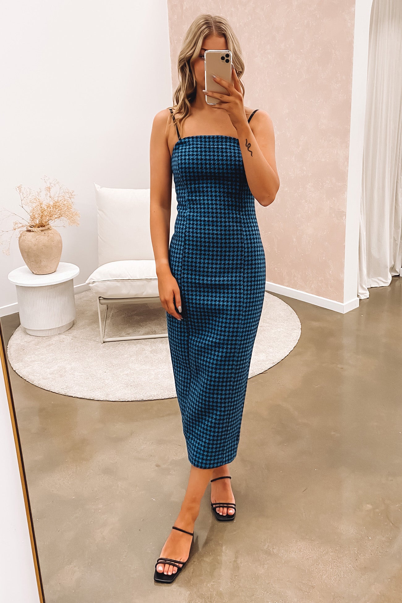 Static Midi Dress Houndstooth