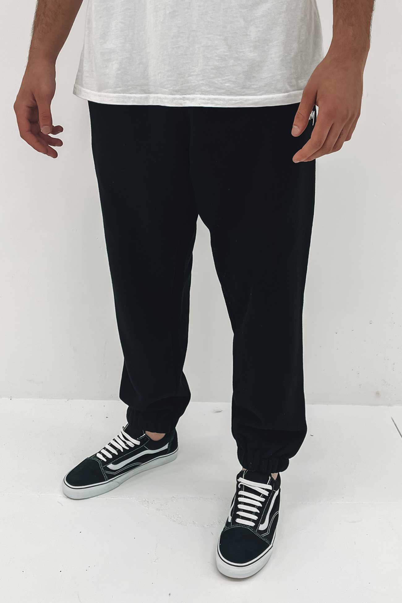 Stock Trackpant Black