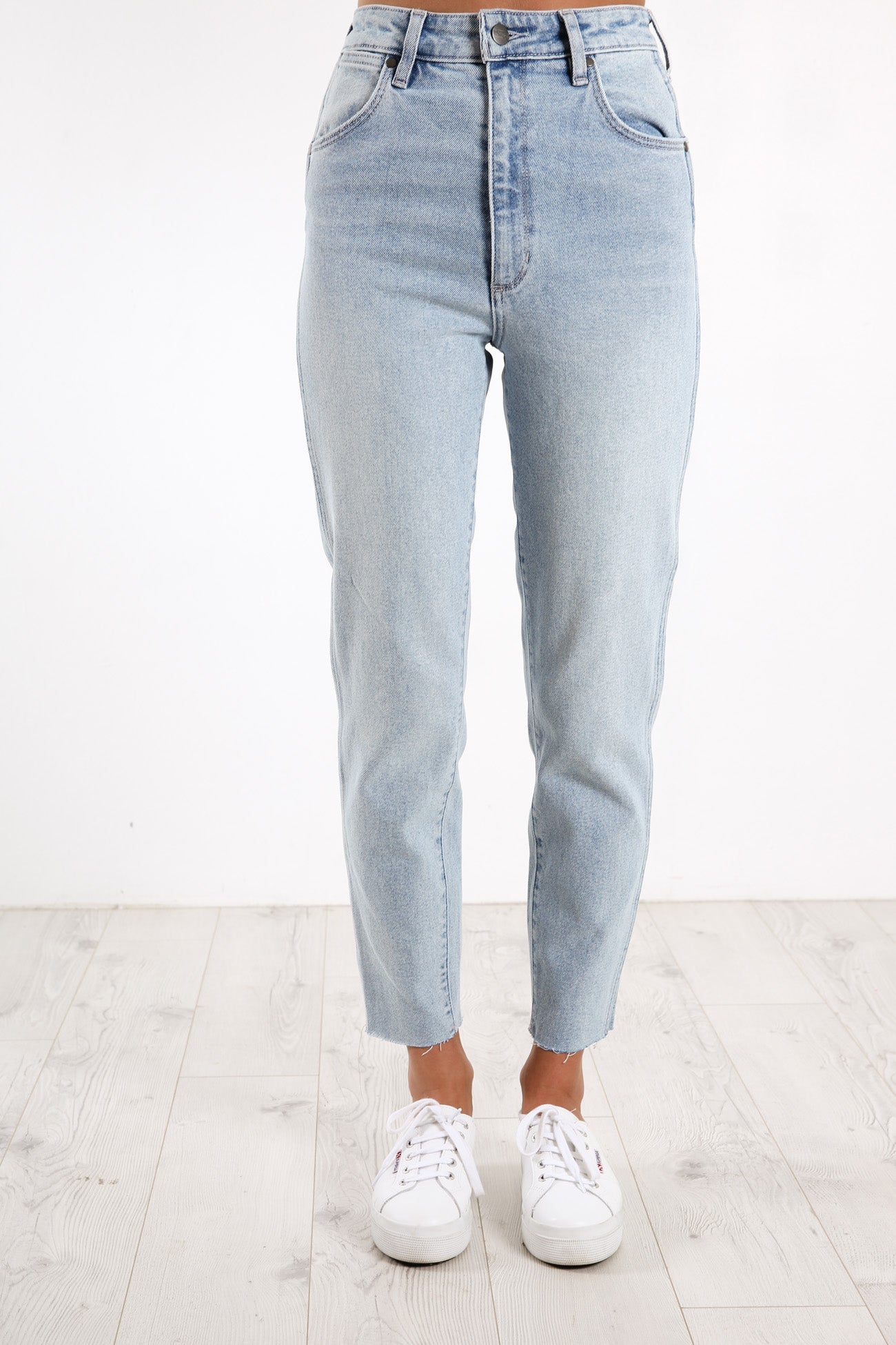 Tyler Cropped Jean Love Buzz