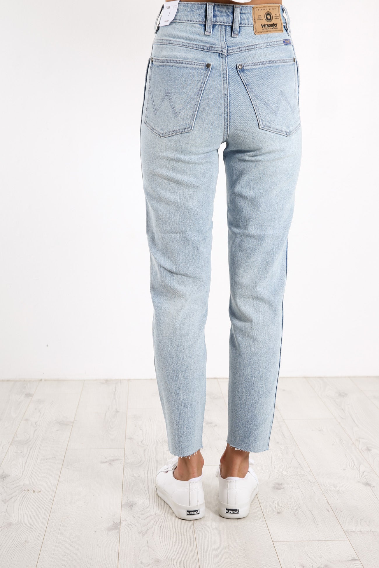 Tyler Cropped Jean Love Buzz