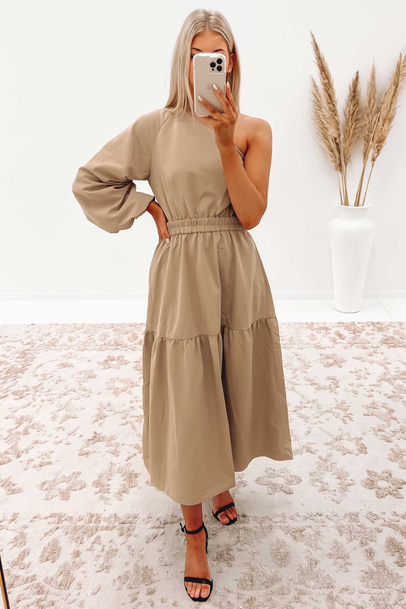 You Got It Maxi Dress Beige