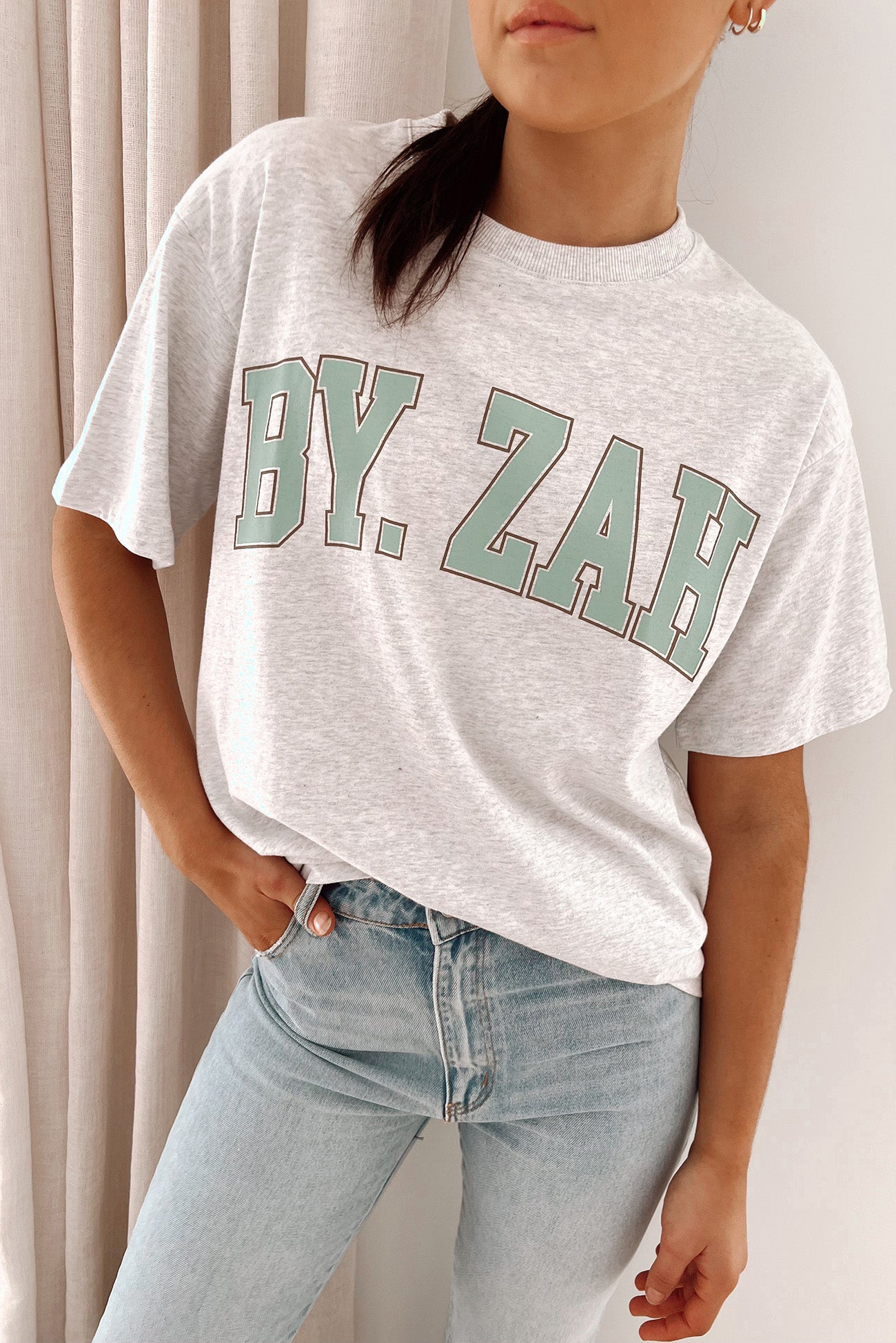 Zah Collegiate Tee Snow